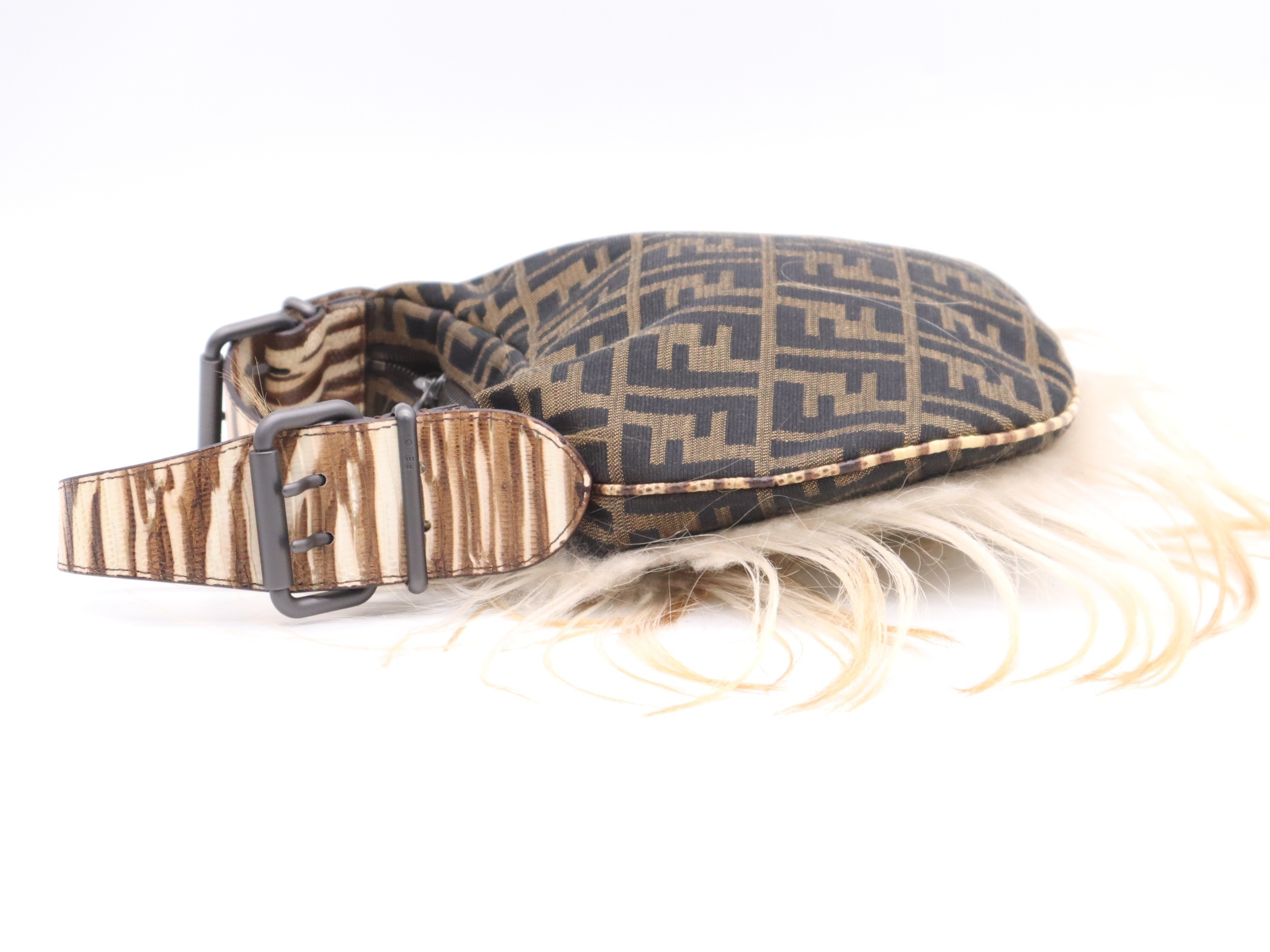 Canvas Zucca pattern oyster shoulder bag, beige, silver hardware, with dust bag. — view 3