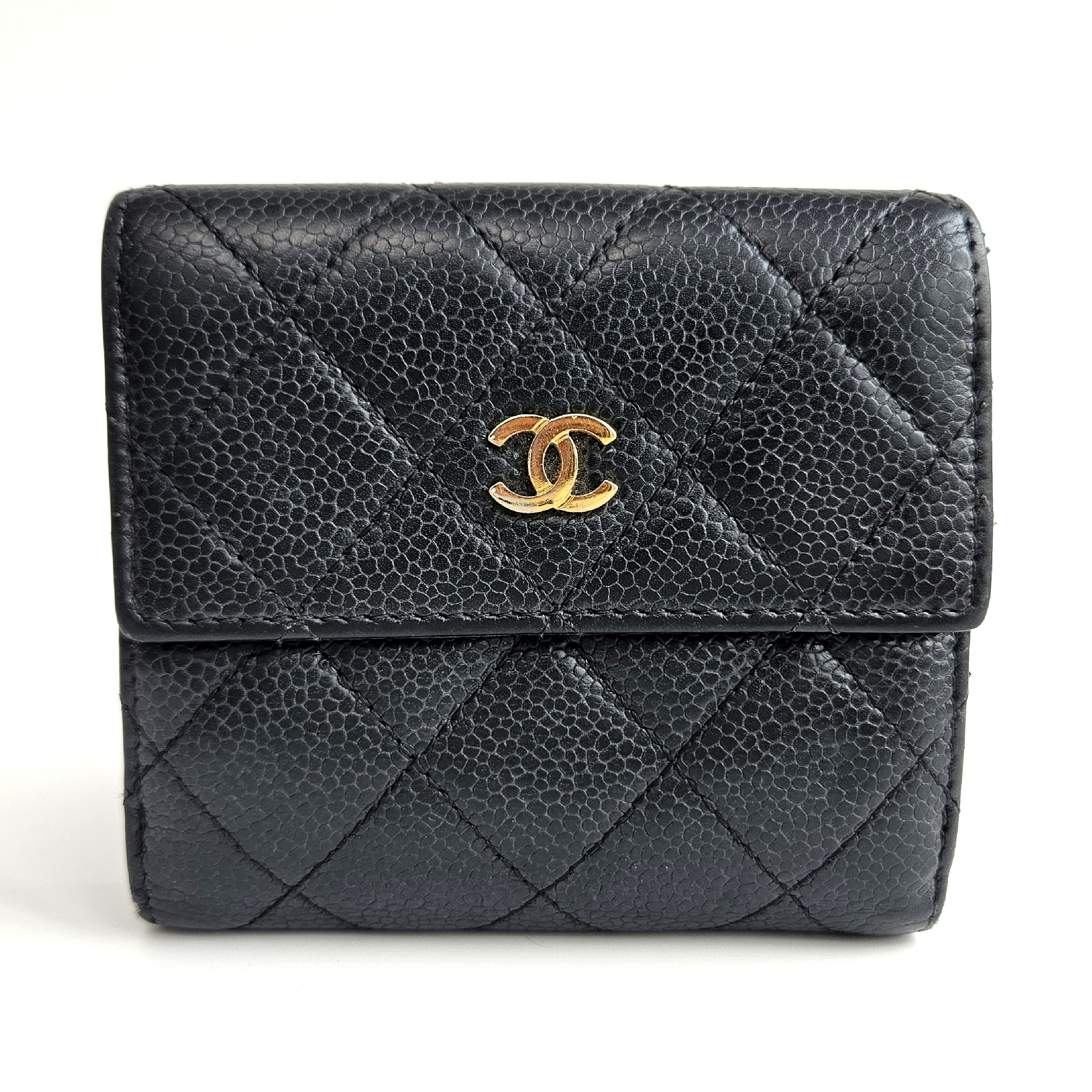 Matelassé Caviar Skin Compact Wallet, Bi-fold Wallet