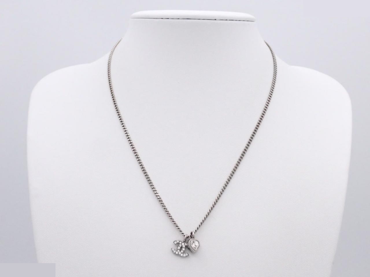 Necklace with markings; chain approximately 43cm long. — view 3