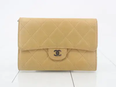 Matelassé bi-fold wallet