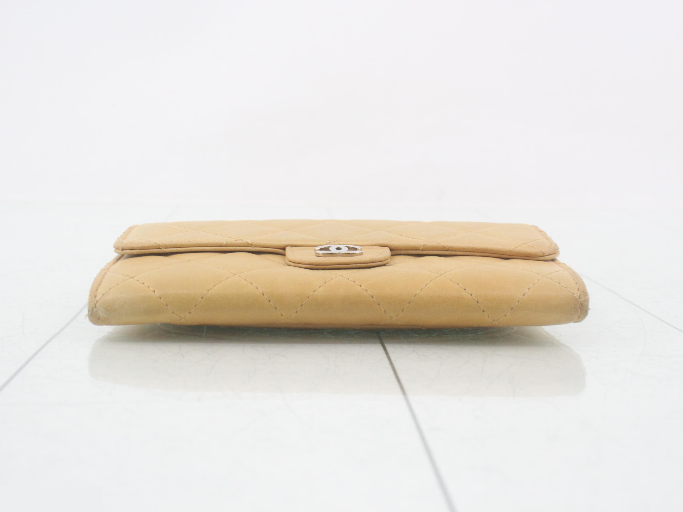 Matelassé bi-fold wallet — view 3