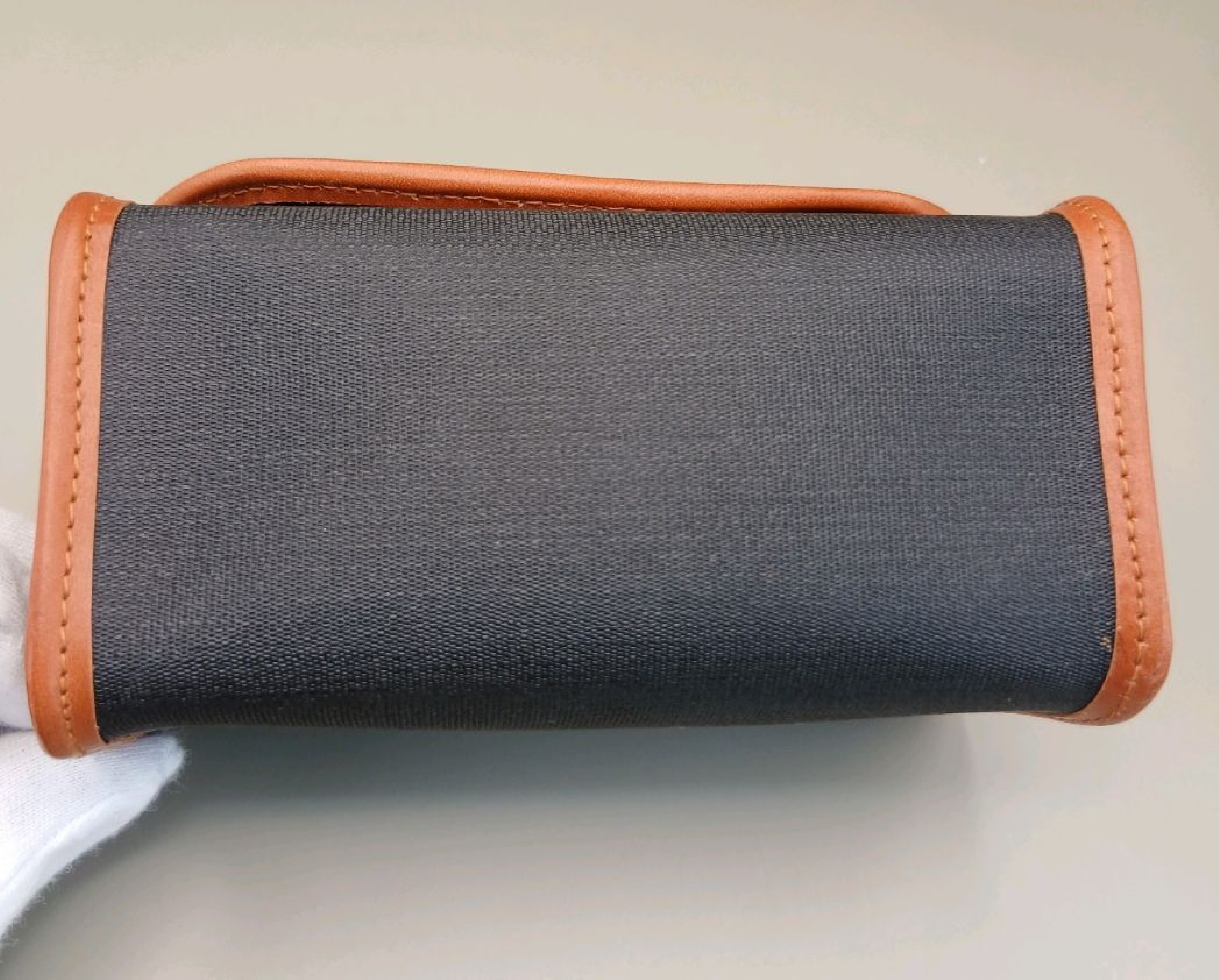 pouch — view 2