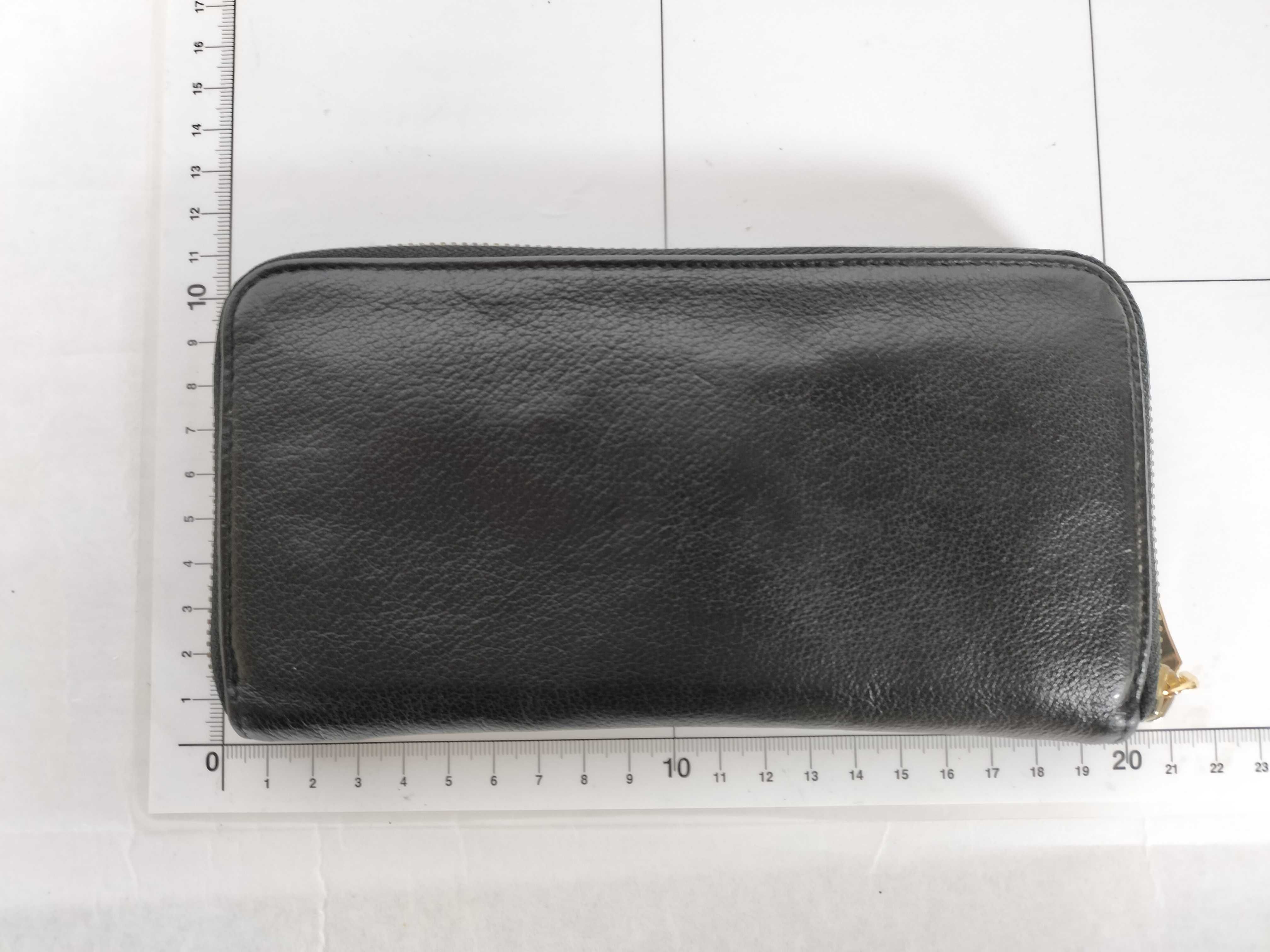 Bulgari Leather Round Zip Long Wallet — view 2