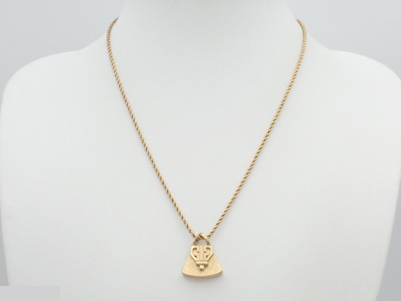 Other lines: Precious metals, necklaces, pendants, chains approximately 40cm long. — view 3