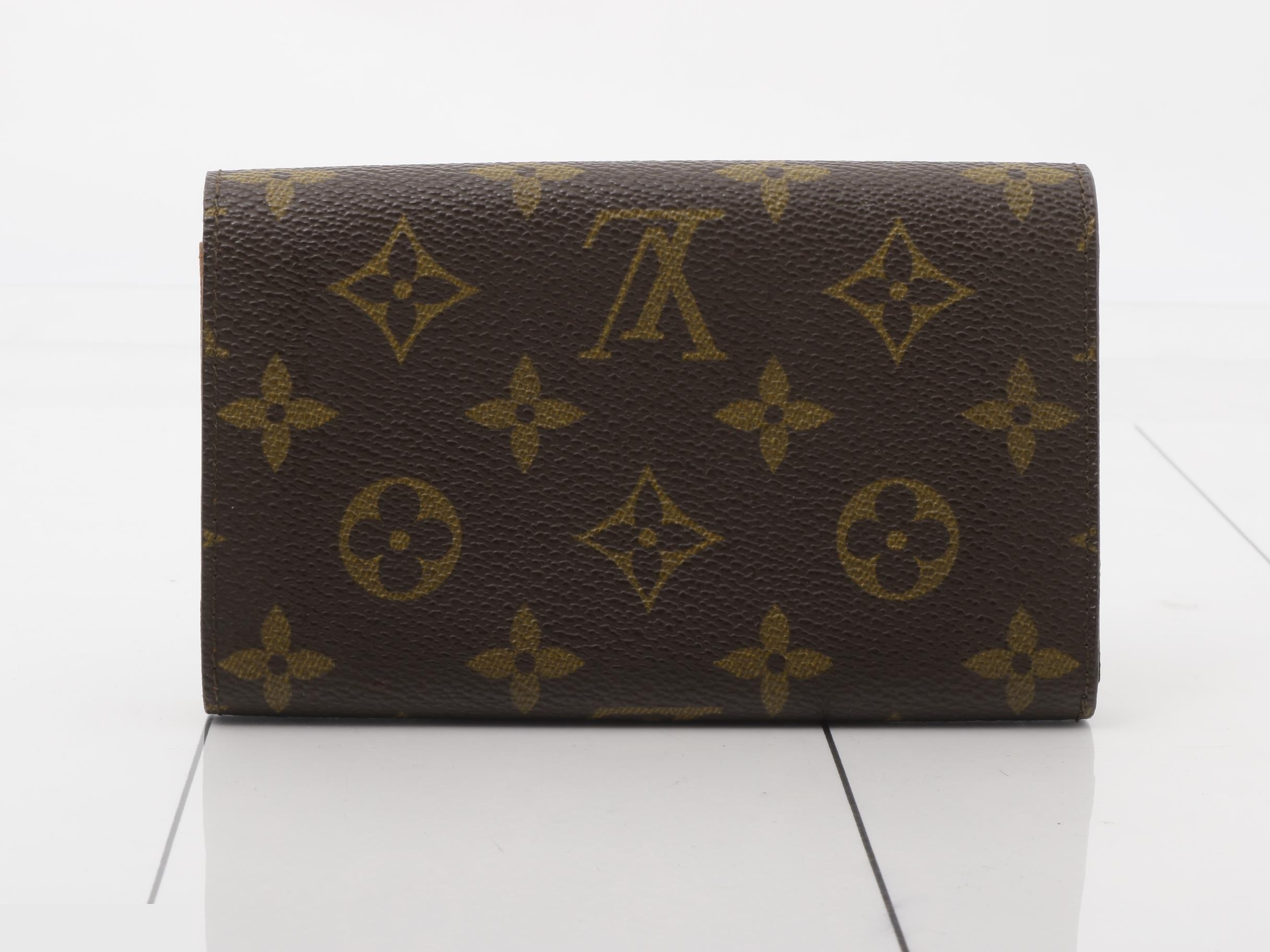 wallet — view 2