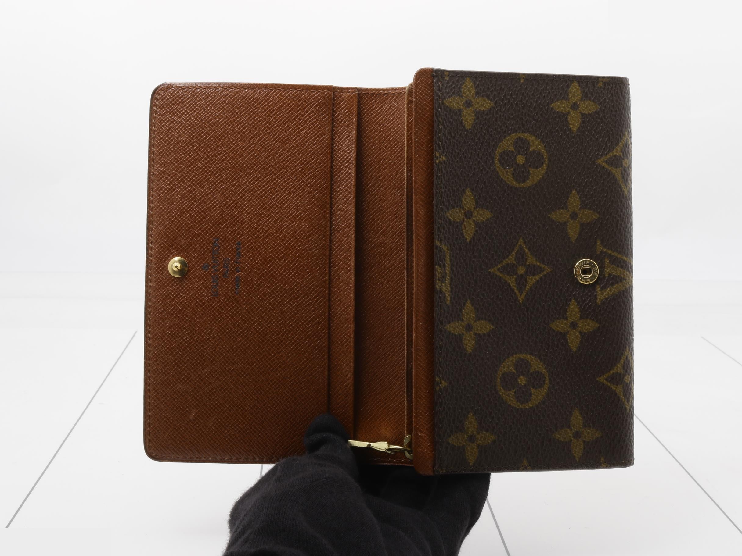 wallet — view 4
