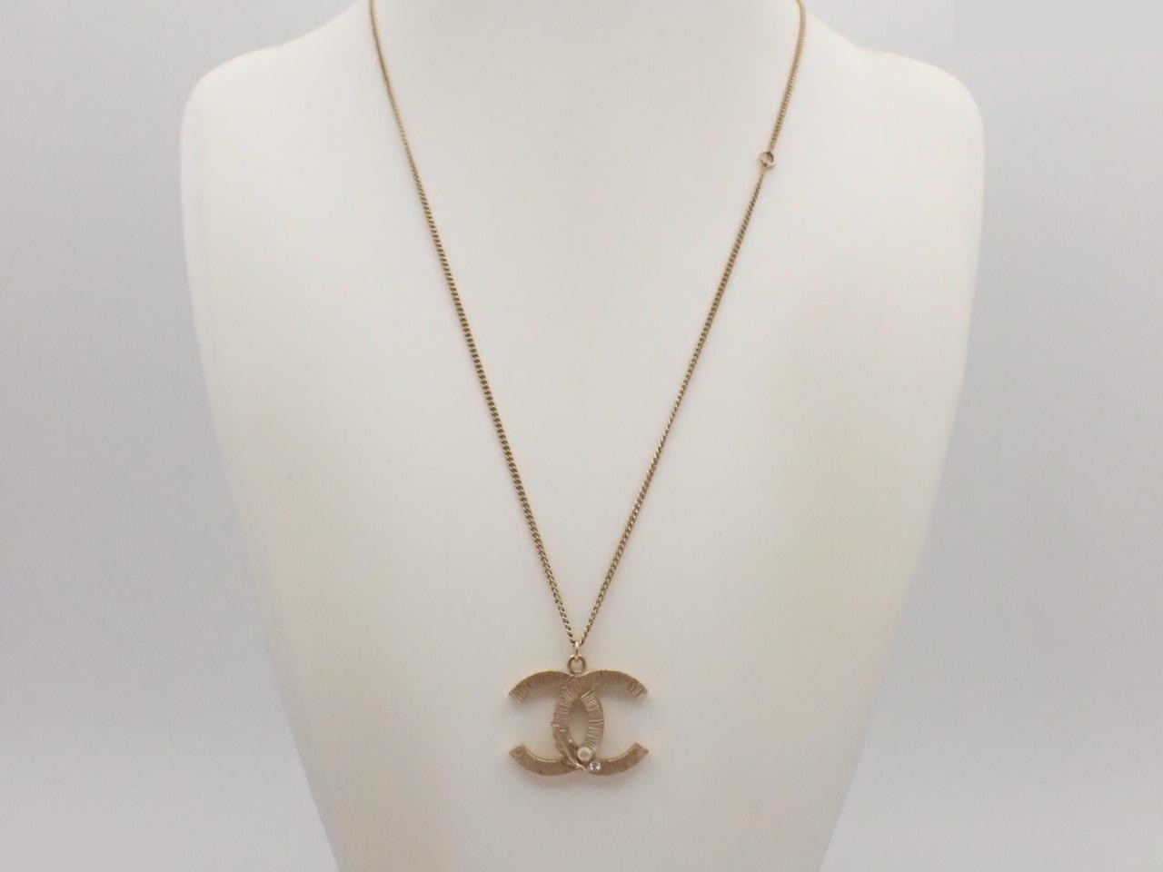 Coco Mark Pearl Necklace, Chain approx. 62cm — view 3