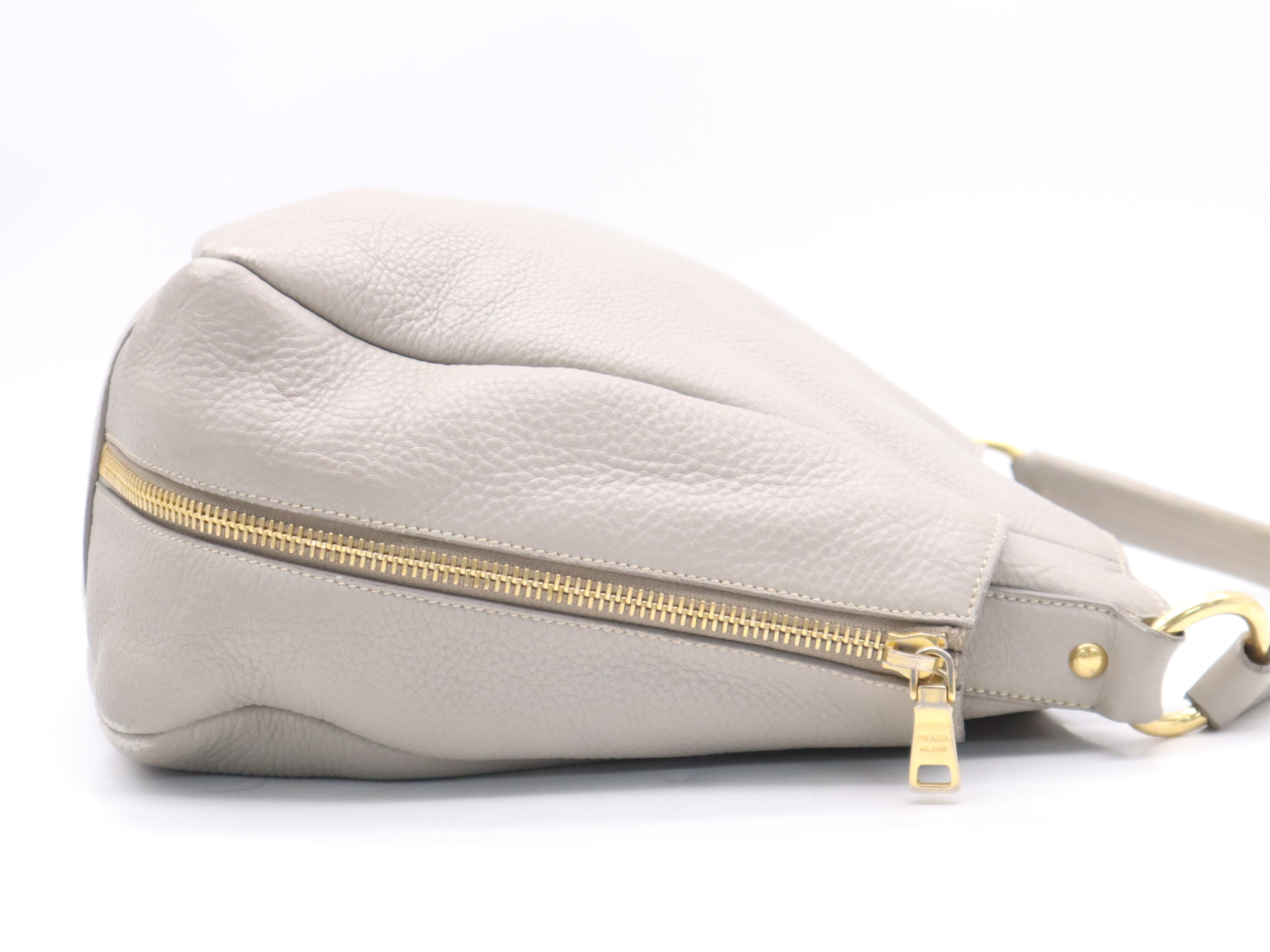 Leather Shoulder Bag, Gray, Gold Hardware, with Name Tag and Card. — view 5