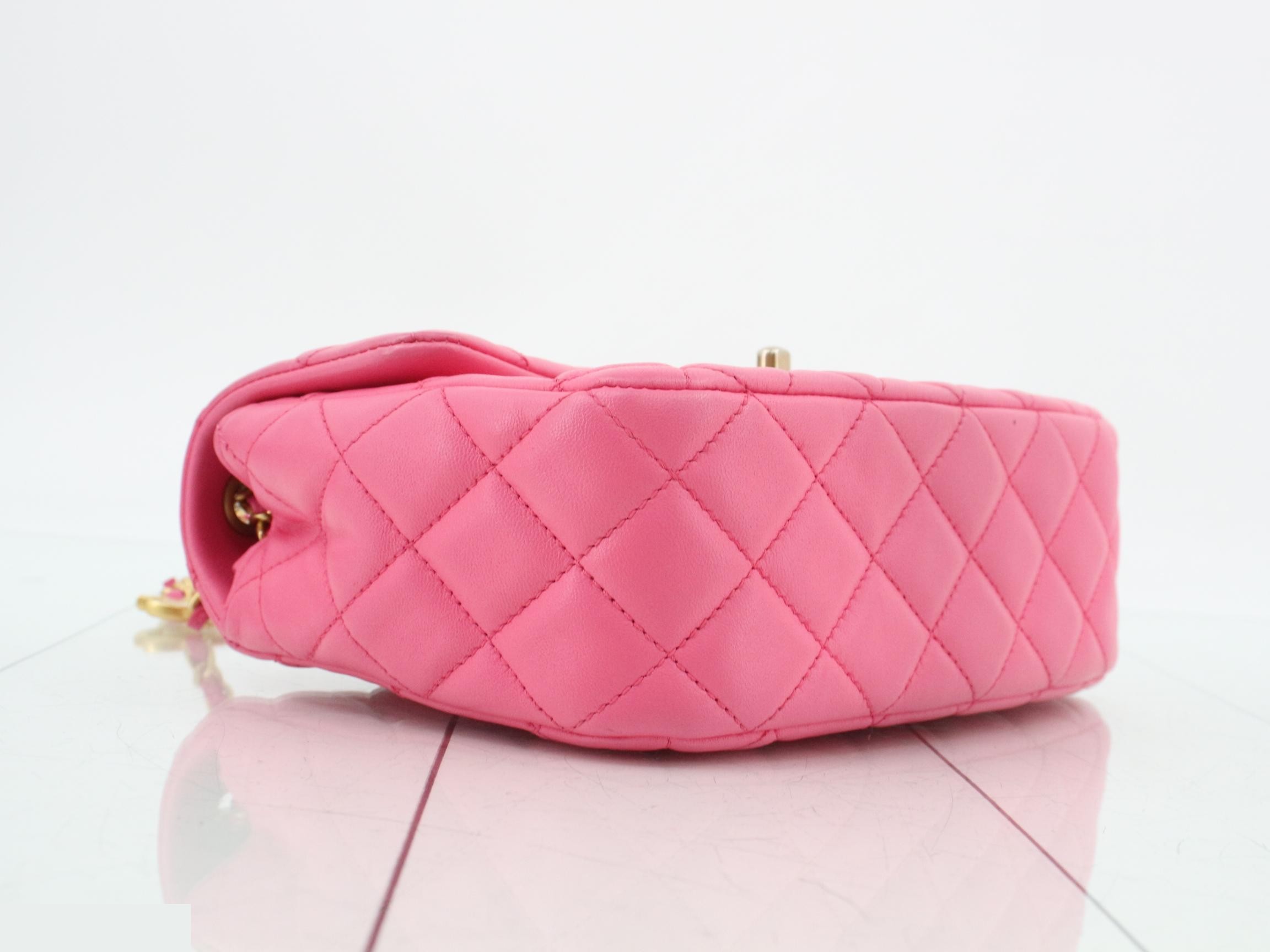 Matelassé Lambskin Chain Shoulder Bag — view 5