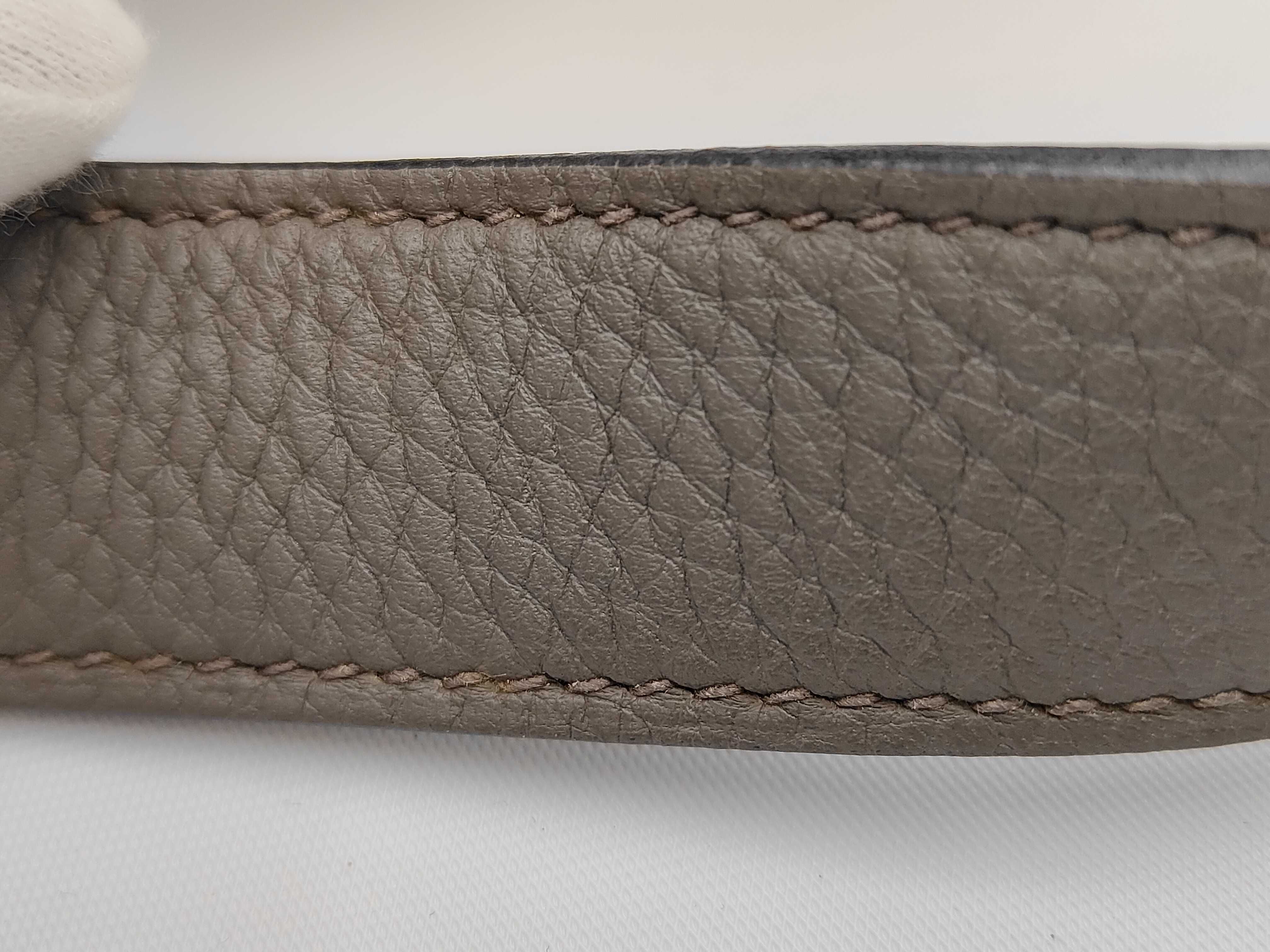 Picotin Lock 22 MM Taurillon Clemence Leather, Etoupe Leather, Gold Hardware, Y: 2020 Handbag — view 4