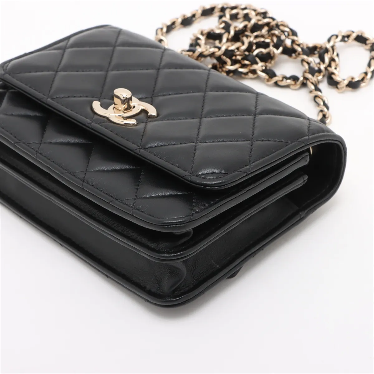 Trendy CC Lamb Chain Wallet Black Gold Hardware T5A8PCLK Random Serial — view 3
