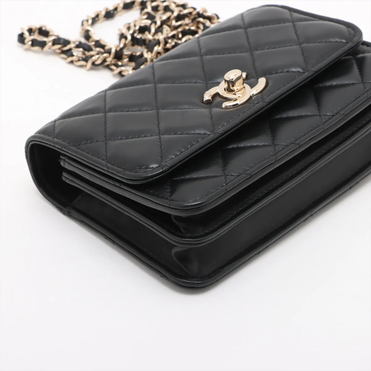 Trendy CC Lamb Chain Wallet Black Gold Hardware T5A8PCLK Random Serial — view 4