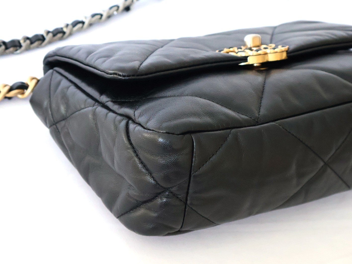 19 Lambskin Chain Shoulder Bag, Black — view 3