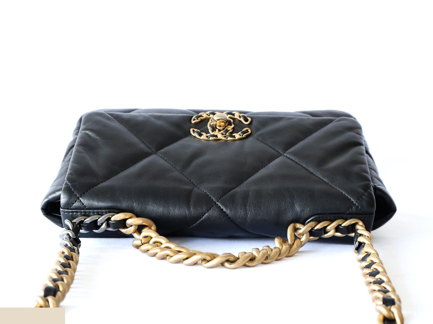 19 Lambskin Chain Shoulder Bag, Black — view 6