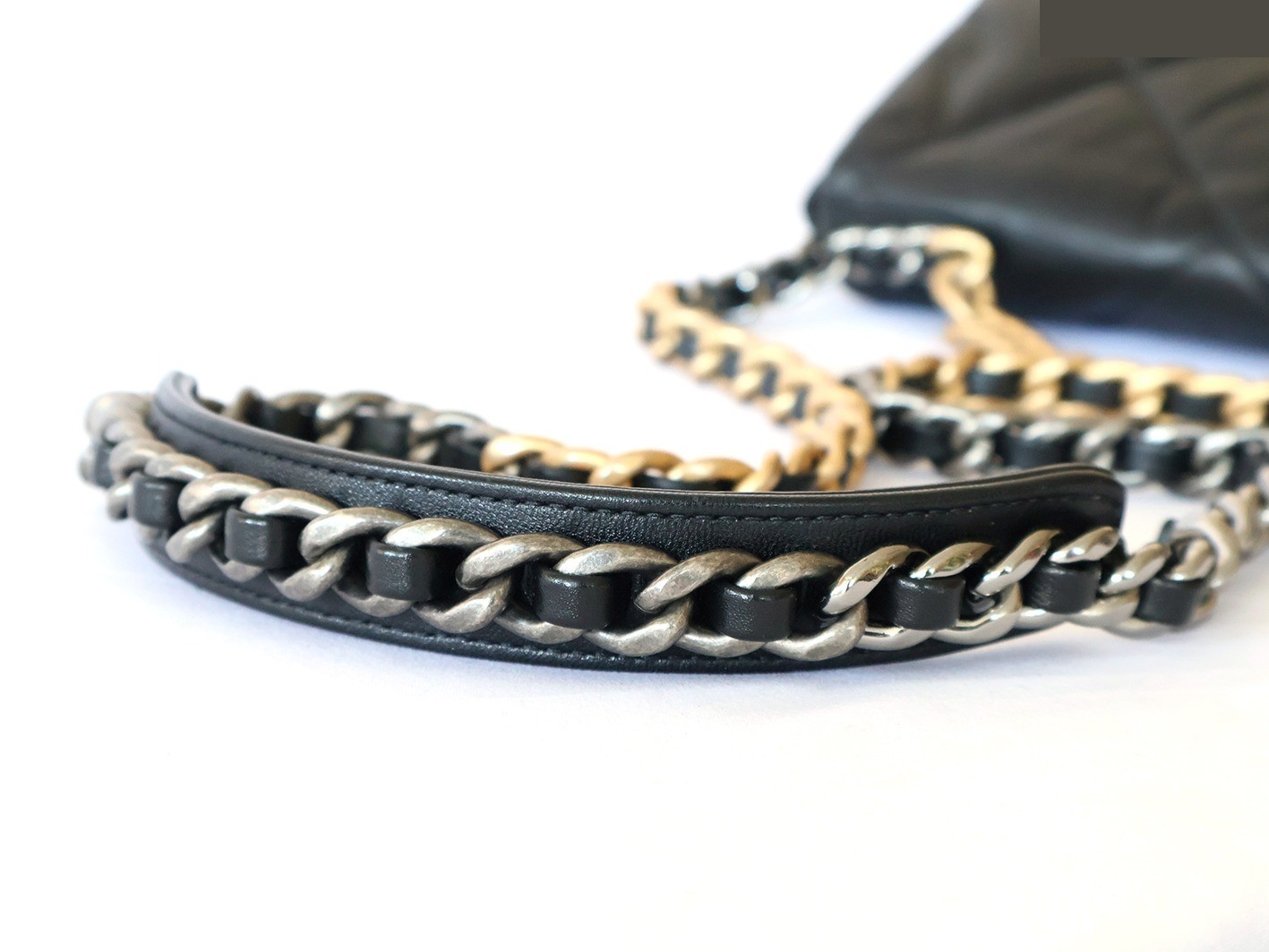 19 Lambskin Chain Shoulder Bag, Black — view 8