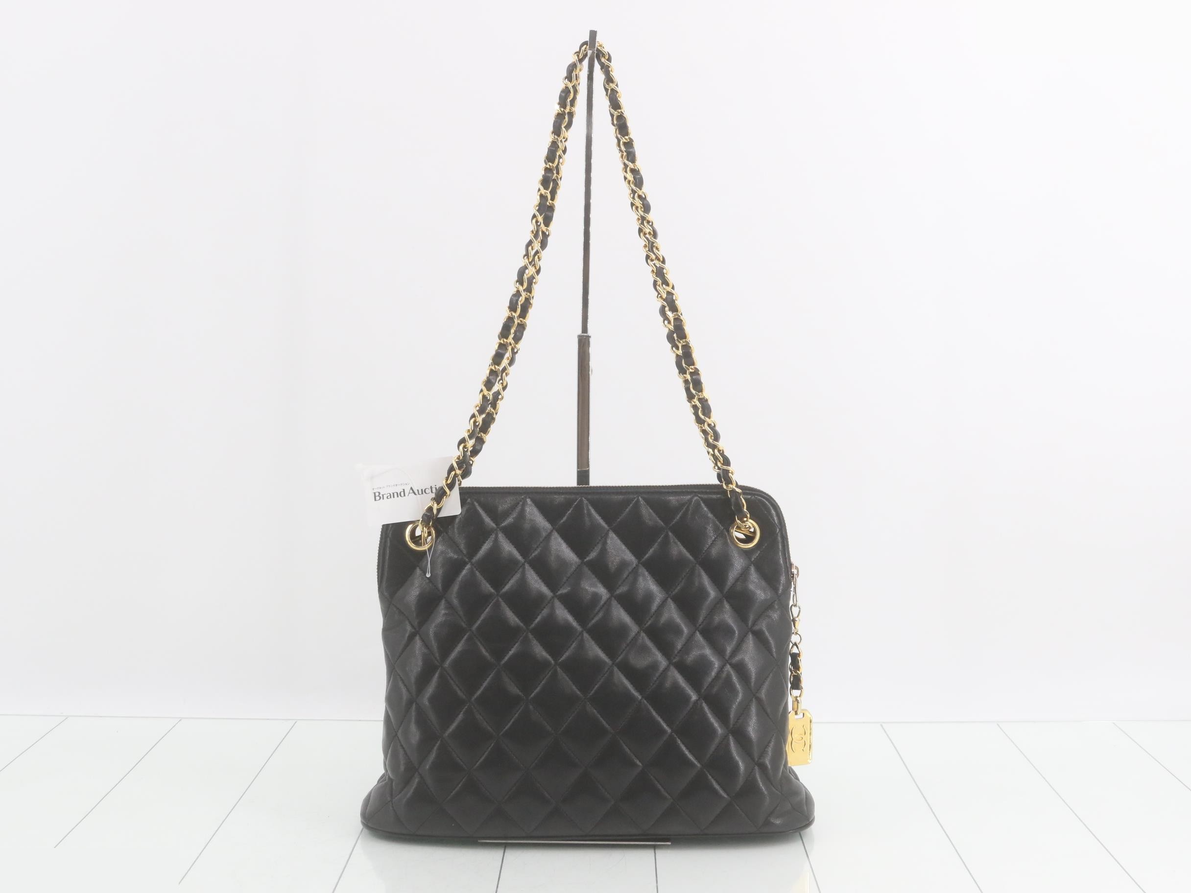 Matelassé Chain Shoulder Bag, Black, Item No. 1 — view 2