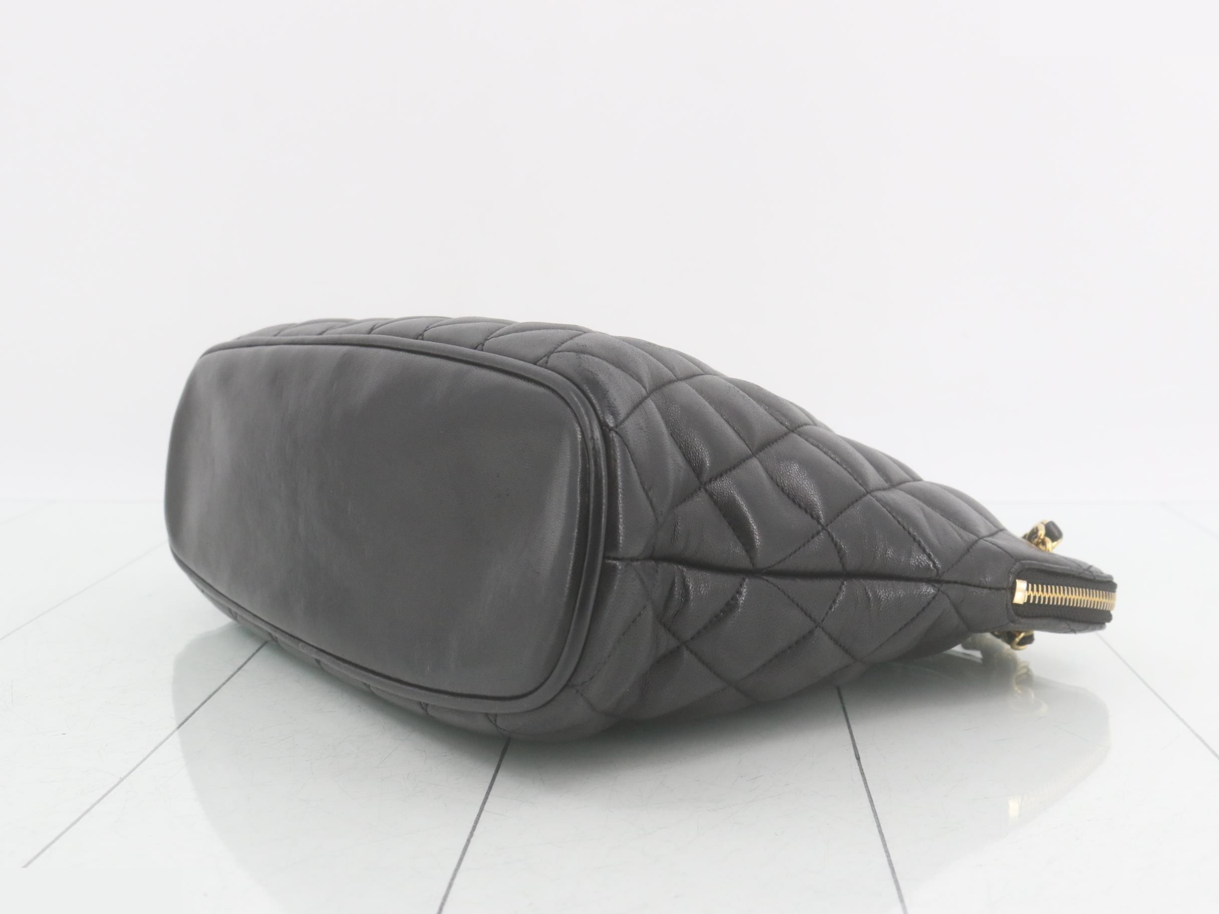Matelassé Chain Shoulder Bag, Black, Item No. 1 — view 6