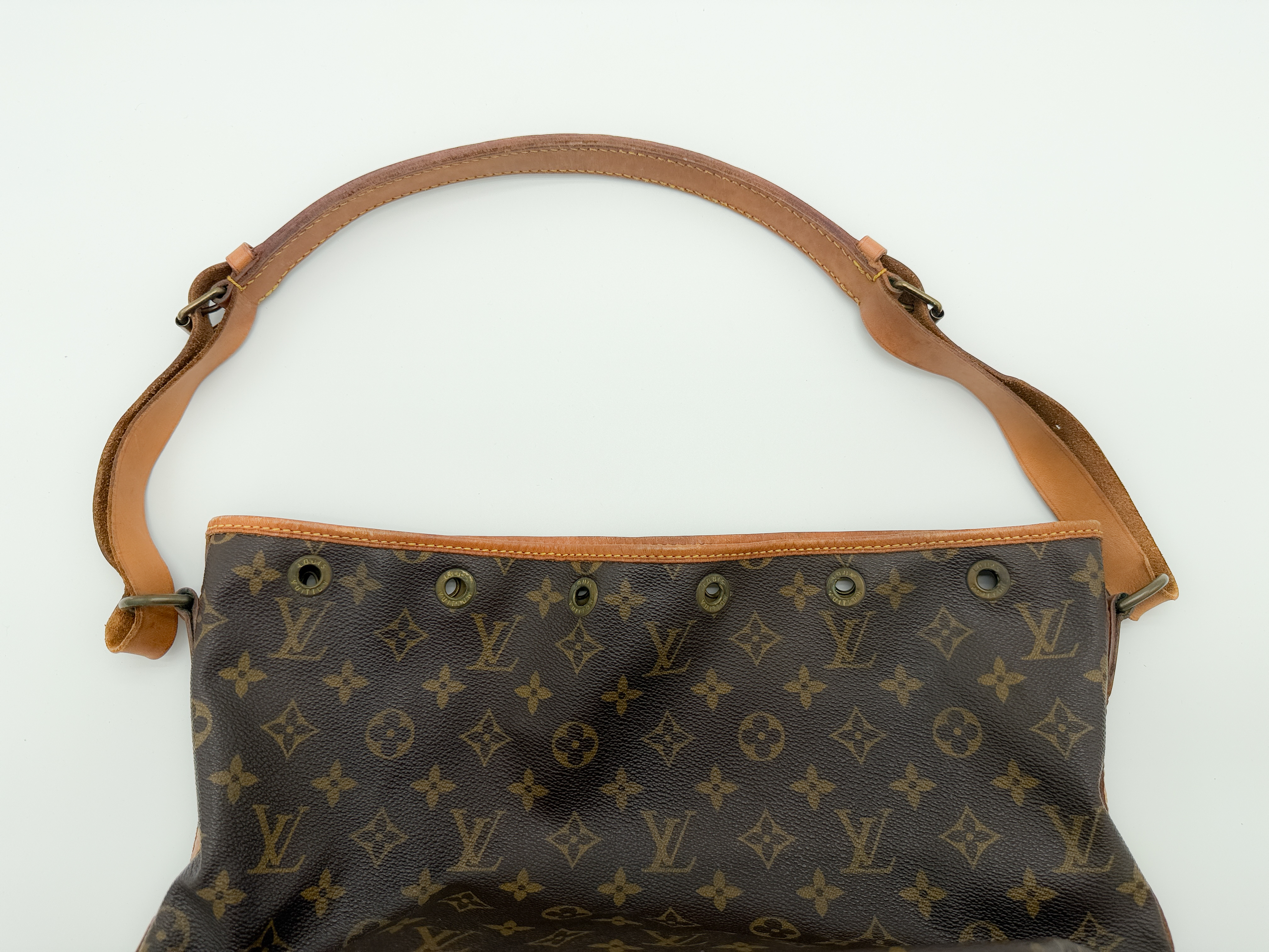 Monogram M42226 Petit Noé Shoulder Bag — view 11