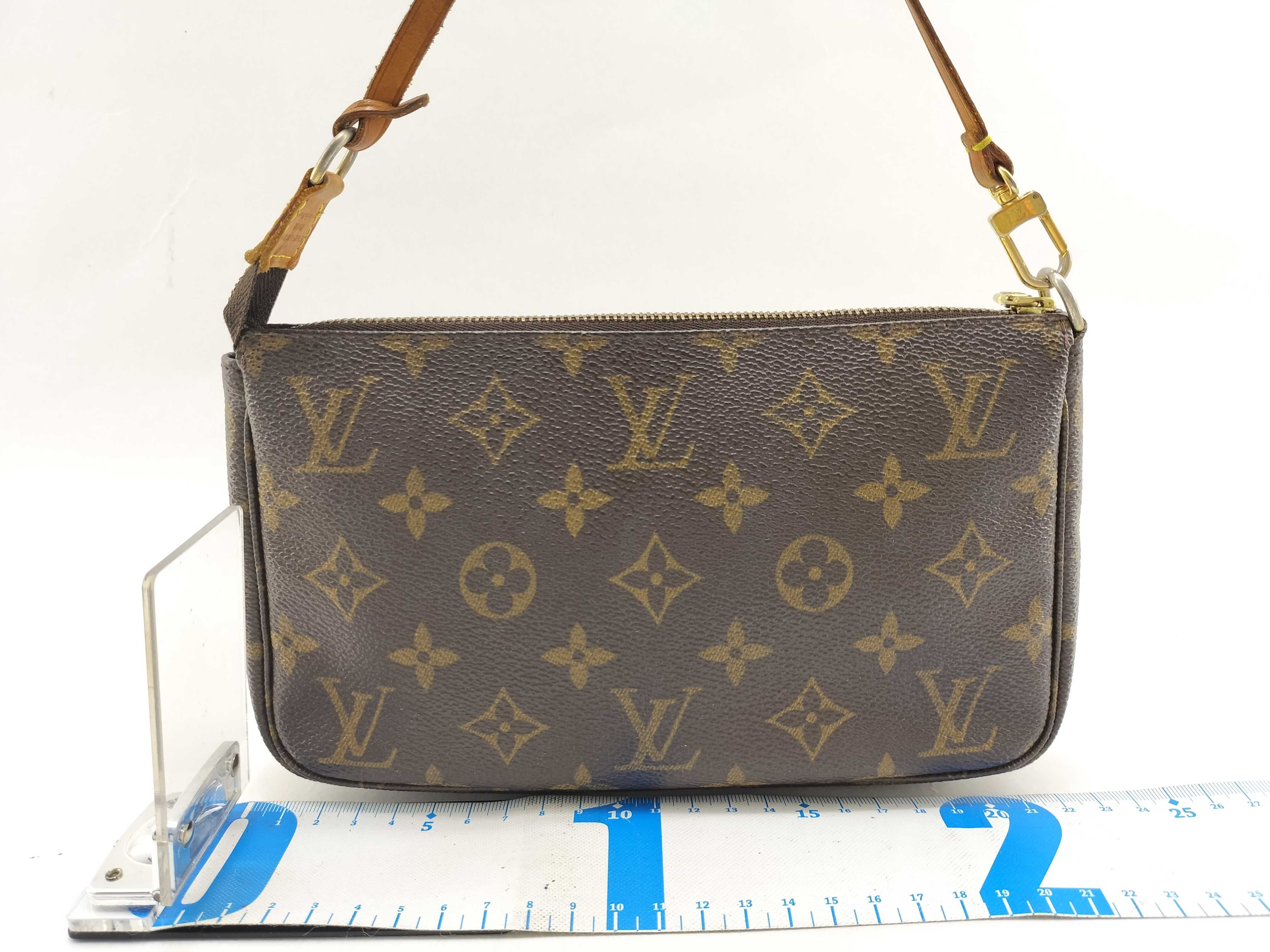 Monogram Louis Vuitton Accessoires Pouch — view 2