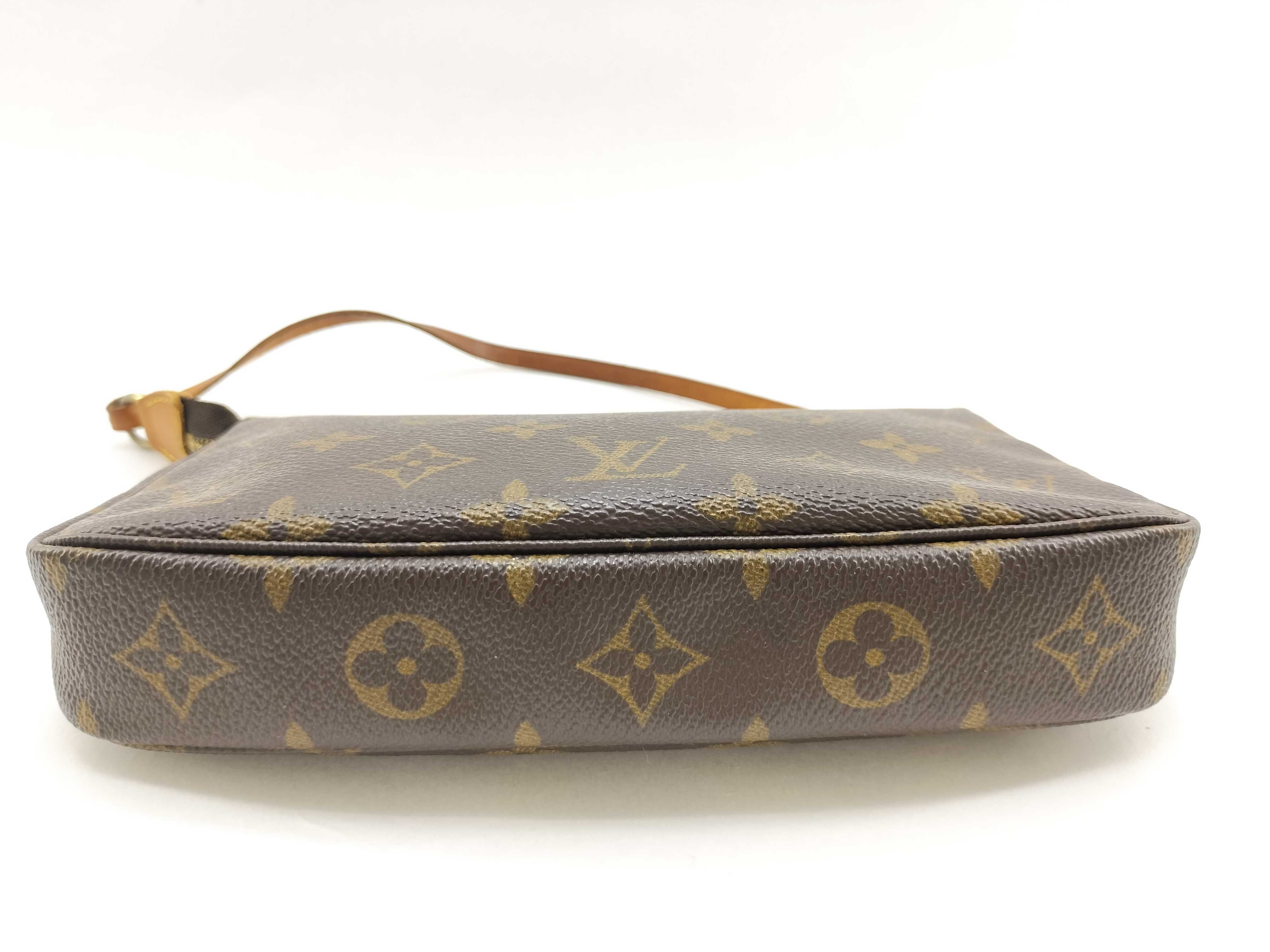 Monogram Louis Vuitton Accessoires Pouch — view 3