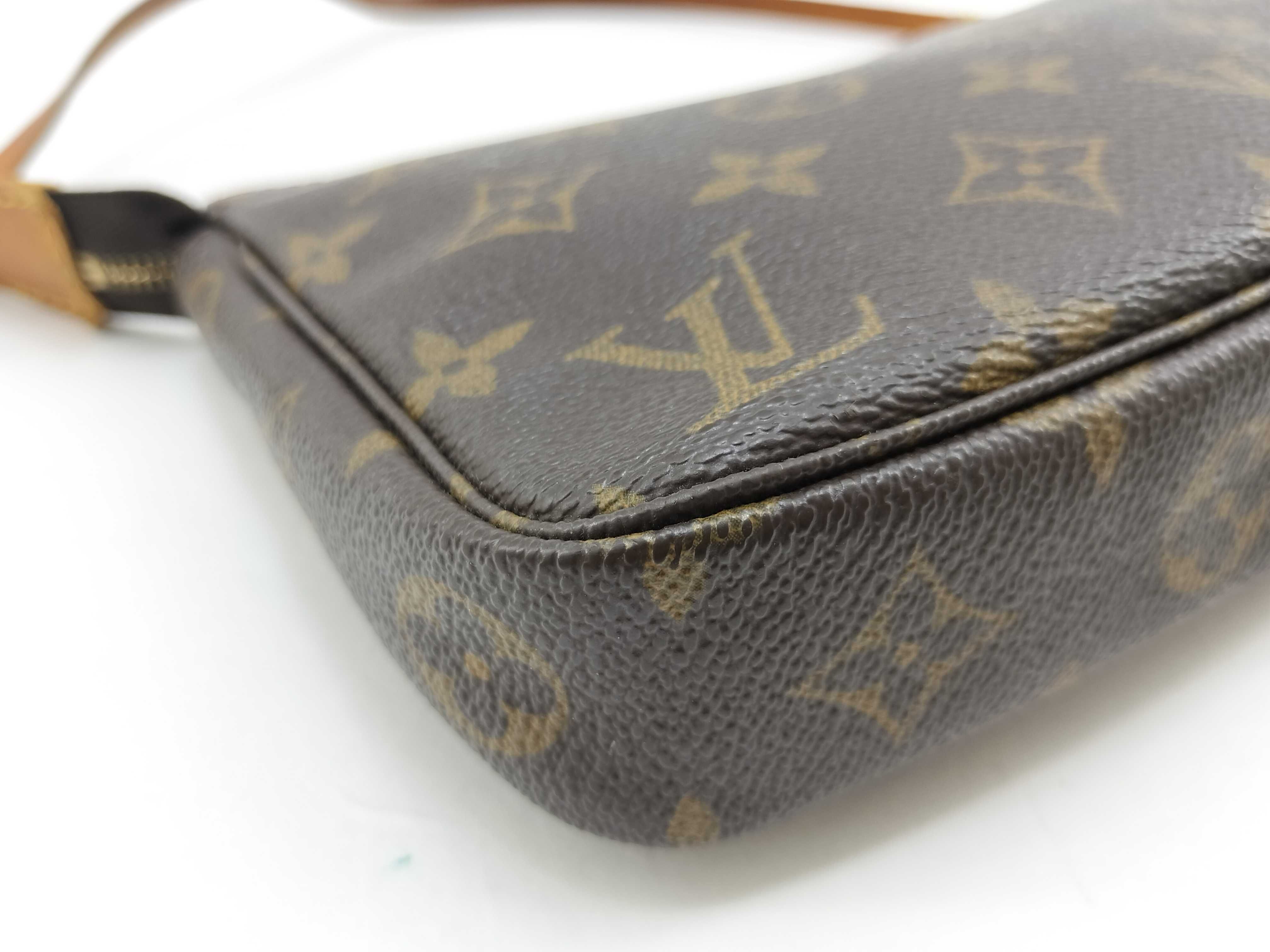 Monogram Louis Vuitton Accessoires Pouch — view 4