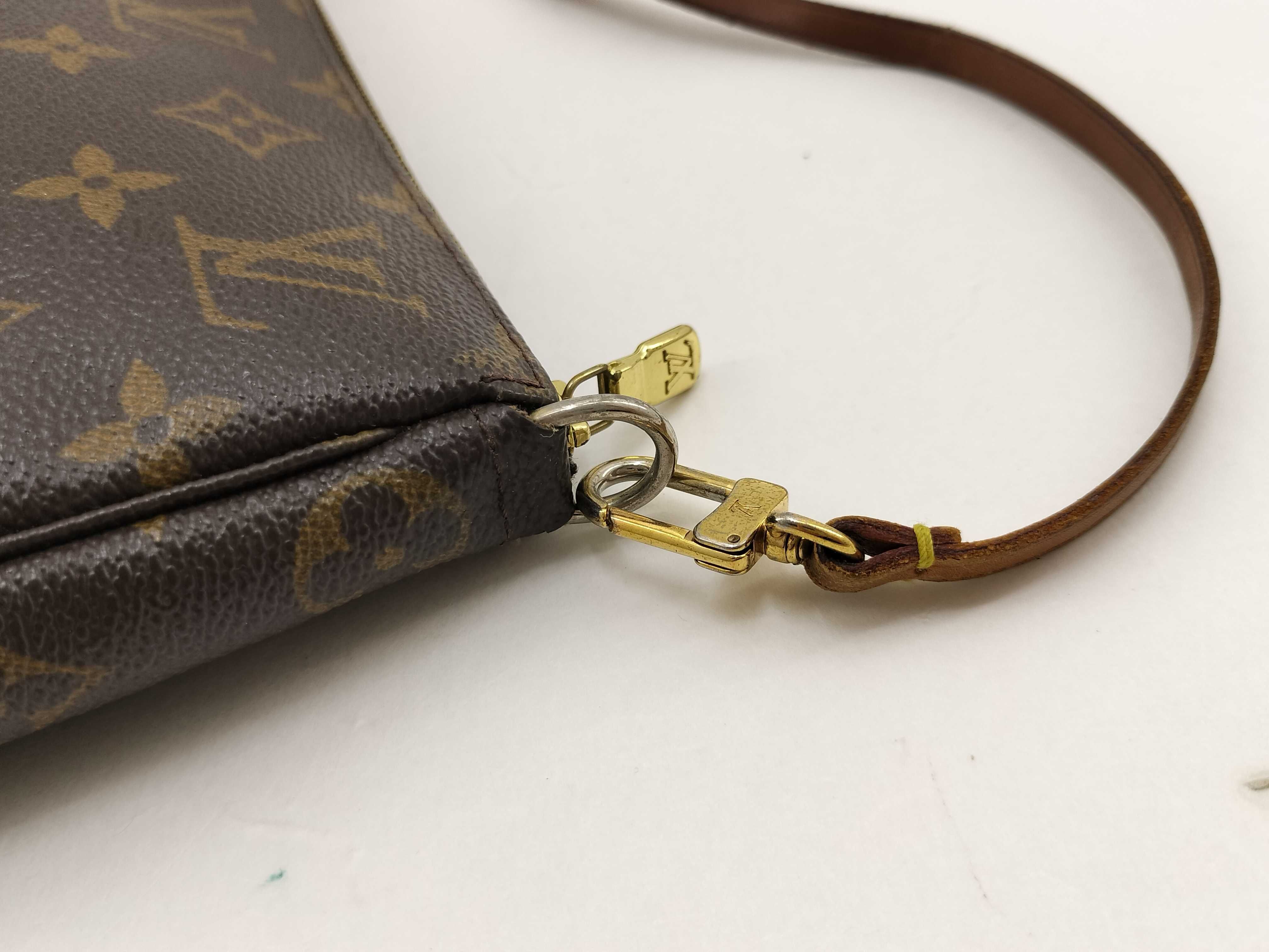 Monogram Louis Vuitton Accessoires Pouch — view 5