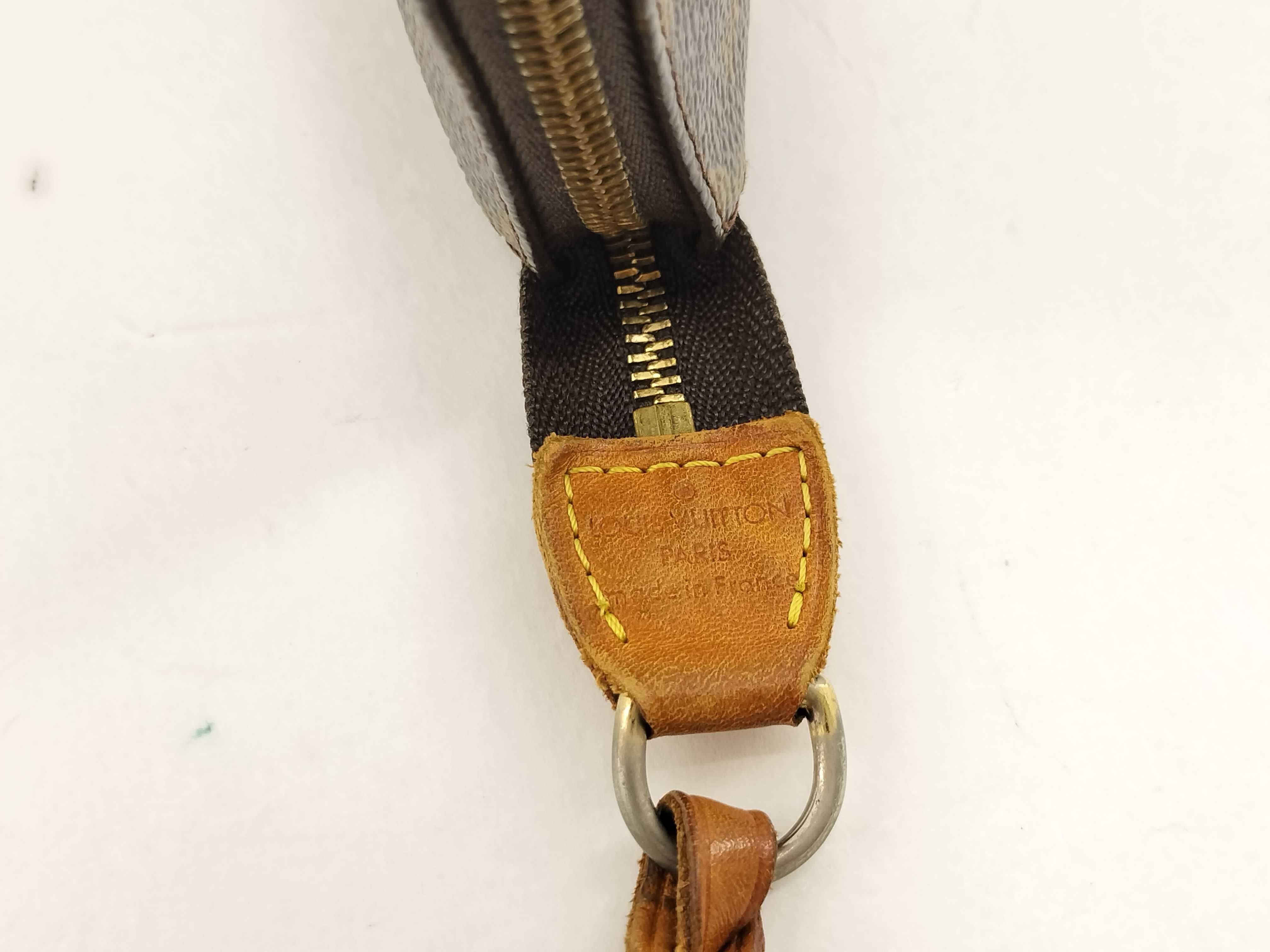 Monogram Louis Vuitton Accessoires Pouch — view 8