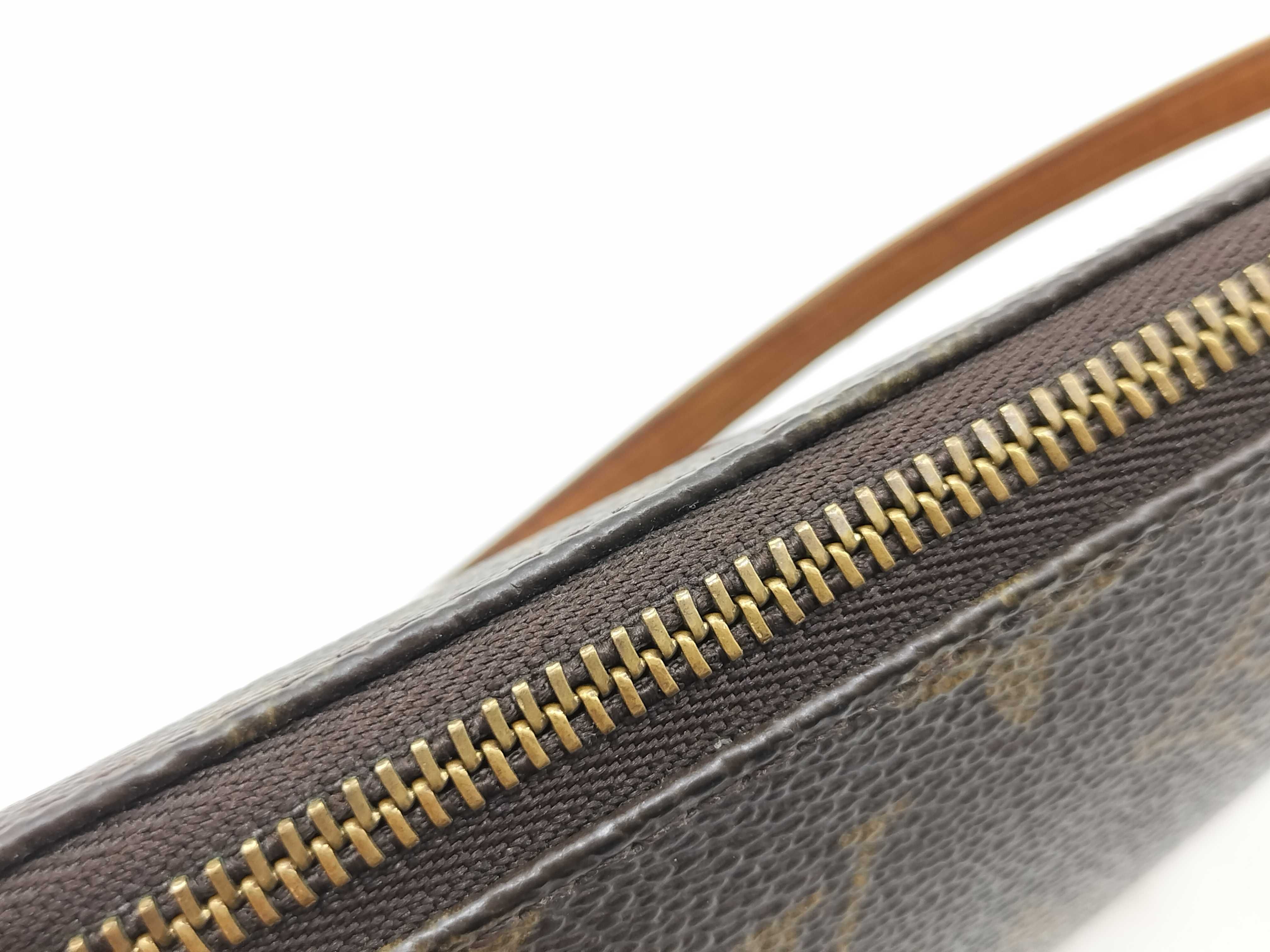 Monogram Louis Vuitton Accessoires Pouch — view 9