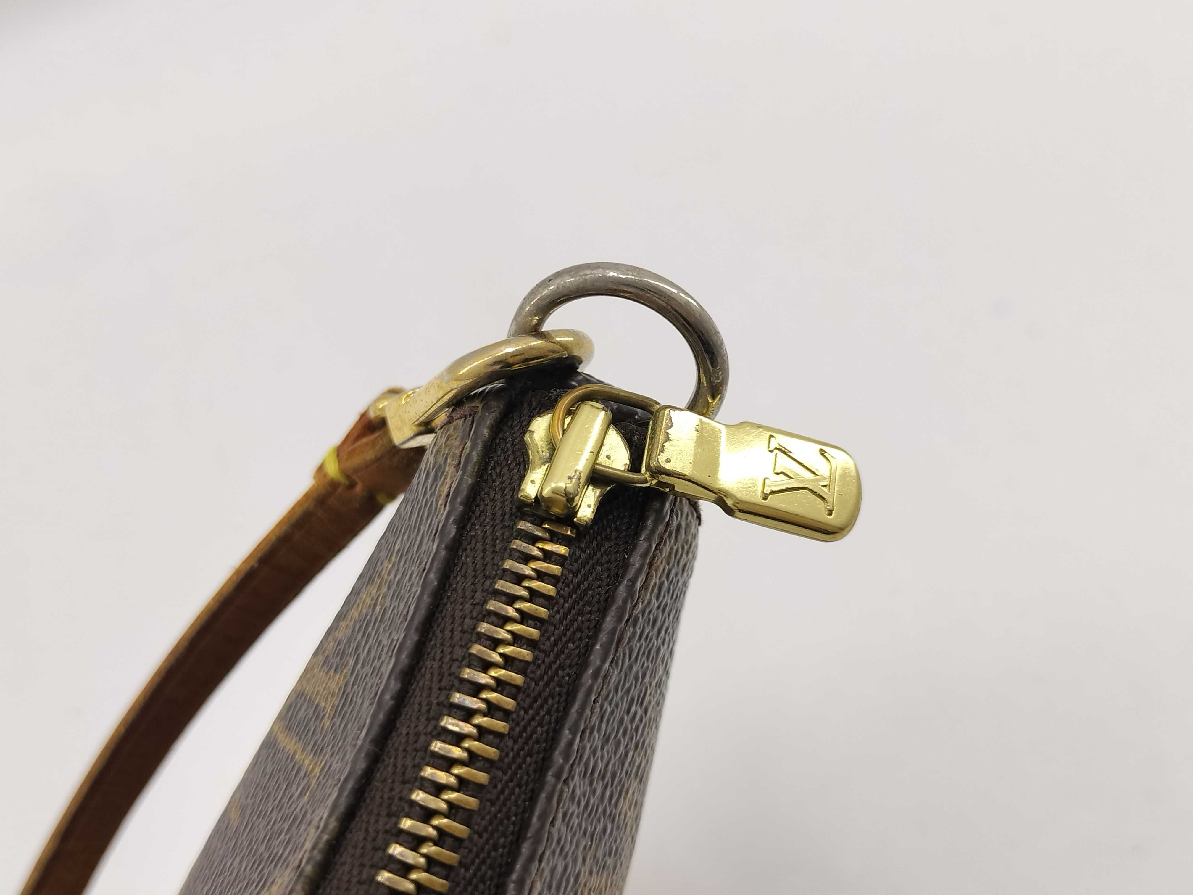 Monogram Louis Vuitton Accessoires Pouch — view 10