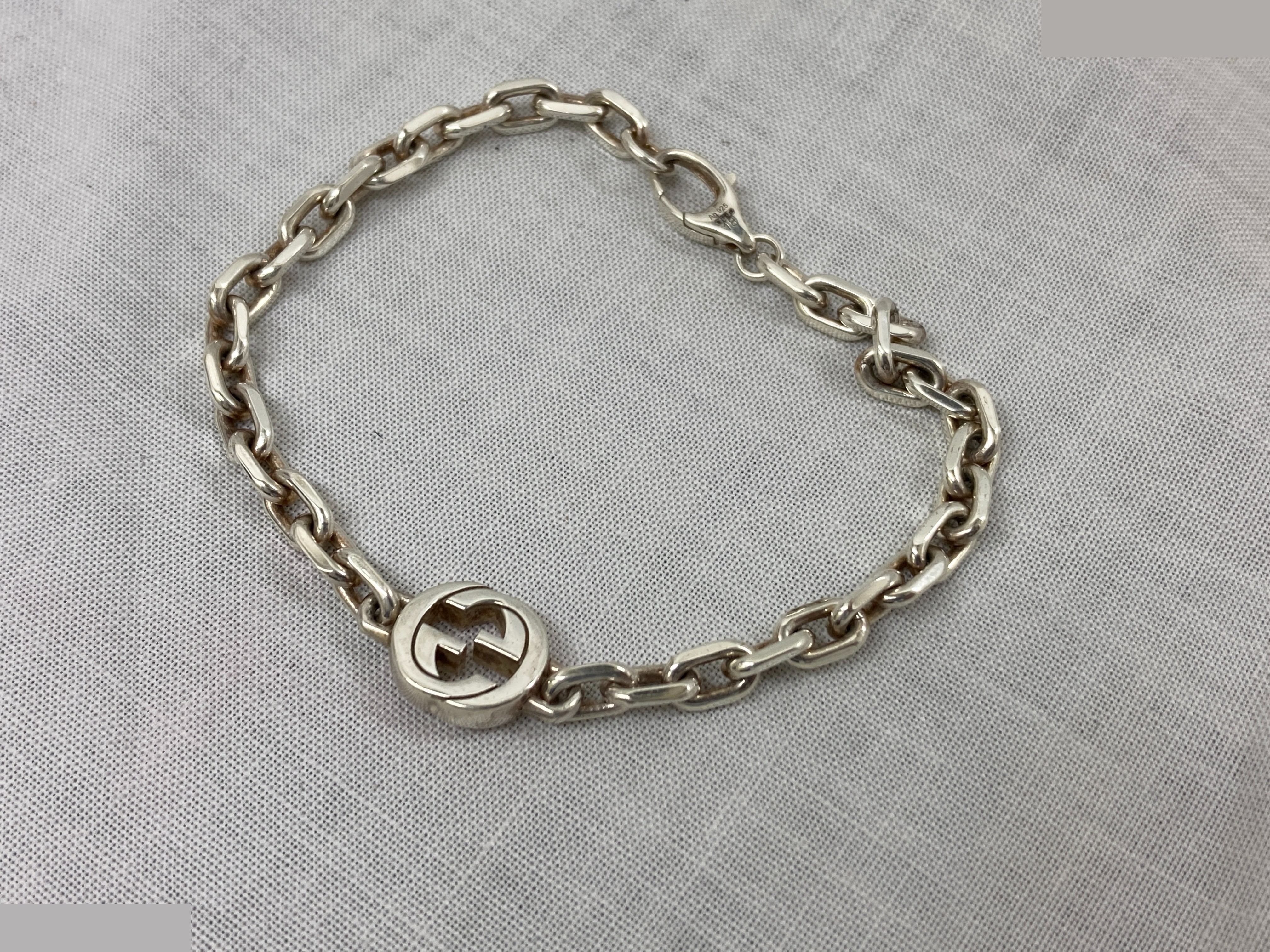 Interlocking design, wrist circumference approximately 18cm, 925/12.4g — view 2