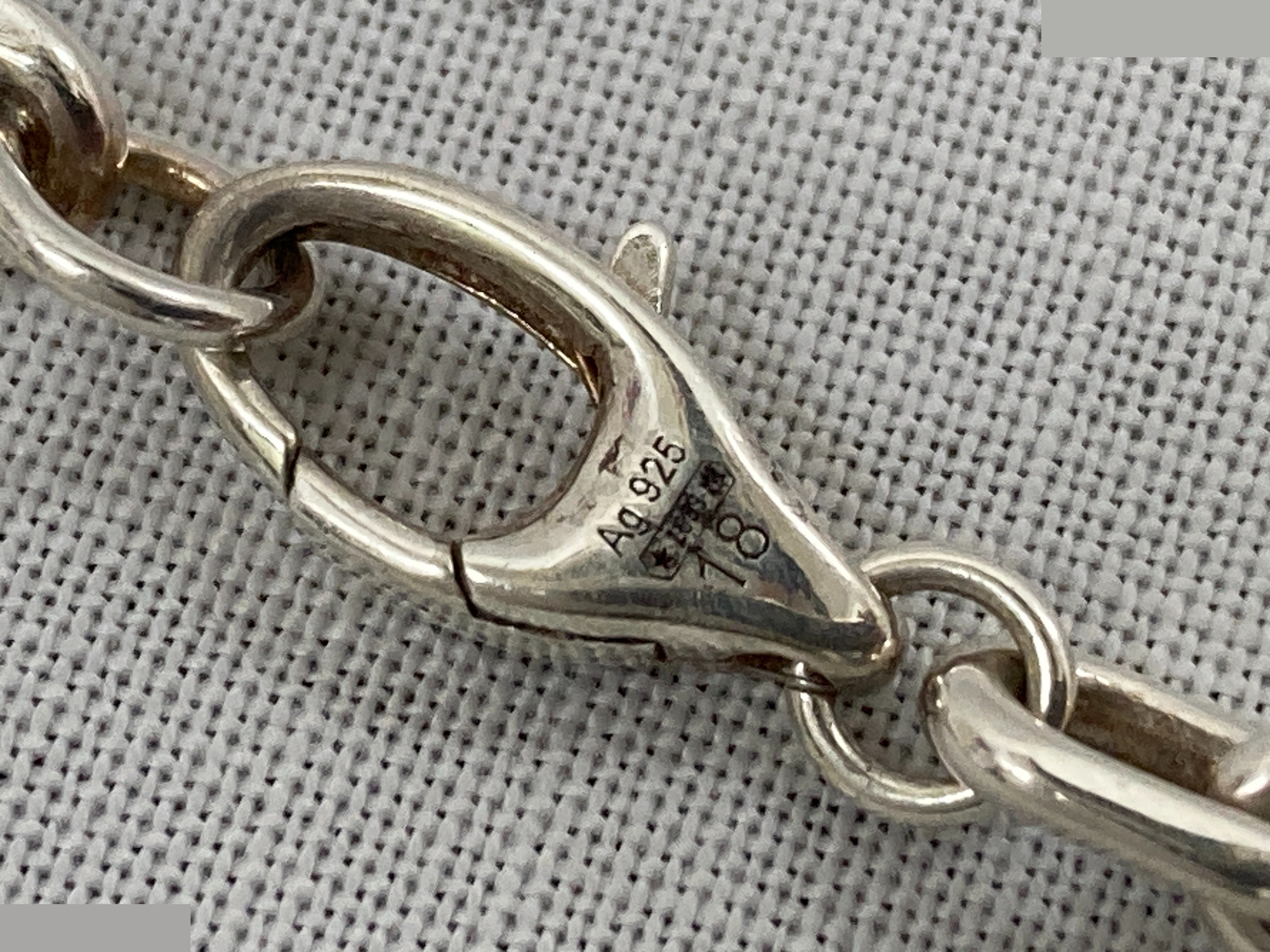 Interlocking design, wrist circumference approximately 18cm, 925/12.4g — view 3