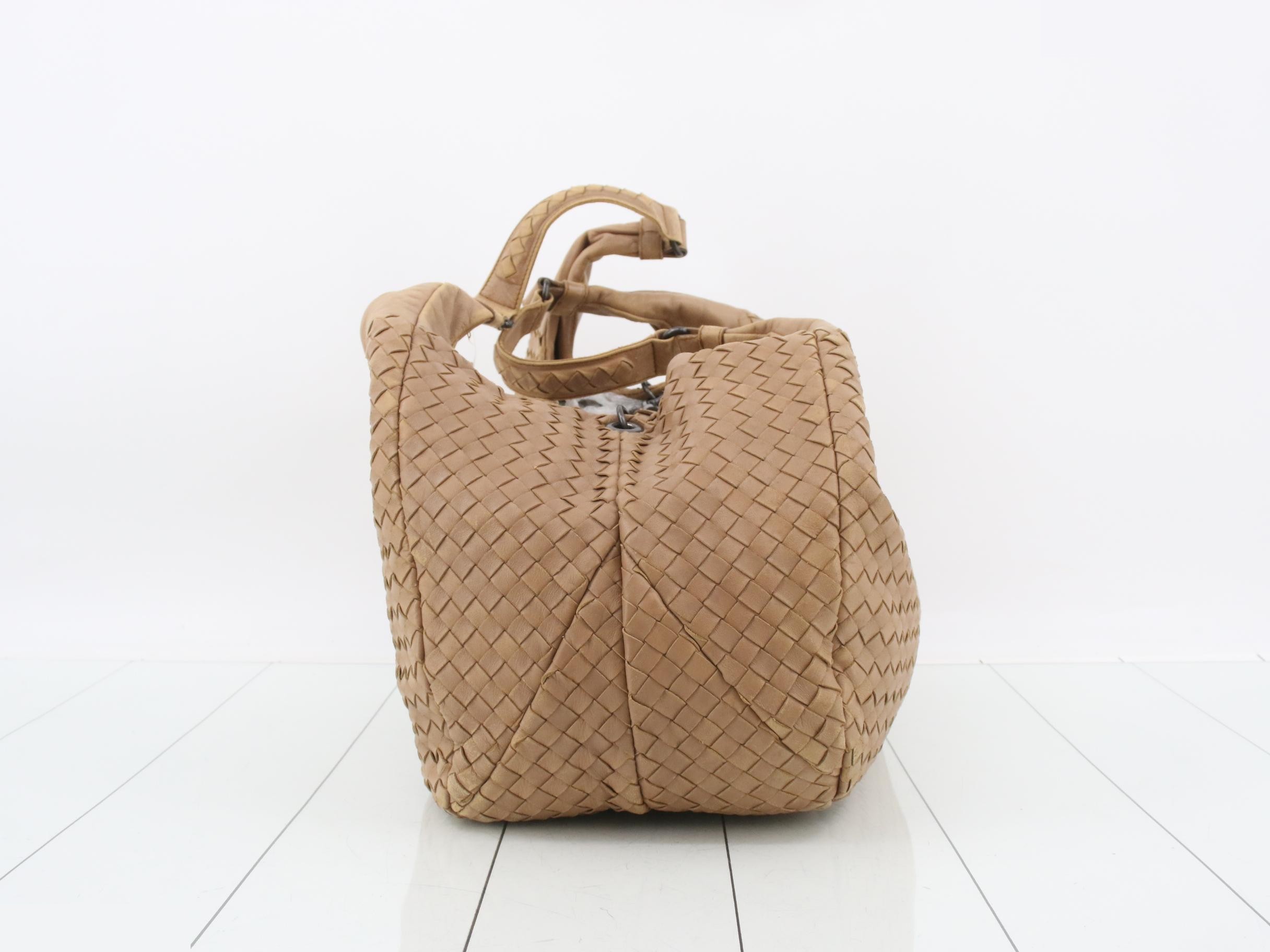 Intrecciato Campana (Bag) - Shoulder Bag — view 4
