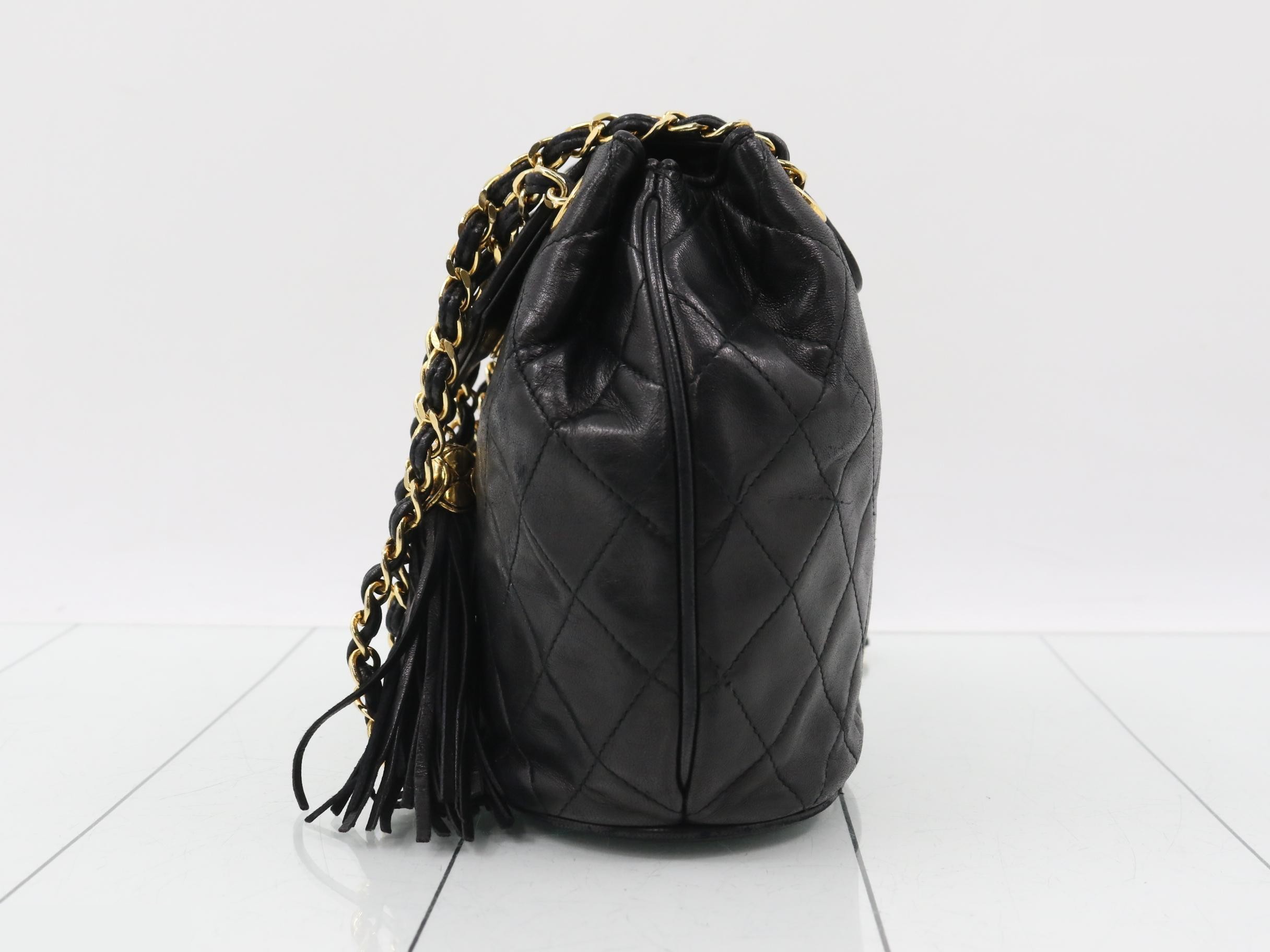 Matelassé Shoulder Bag, Drawstring, Lambskin, Black, Unit 1 — view 3