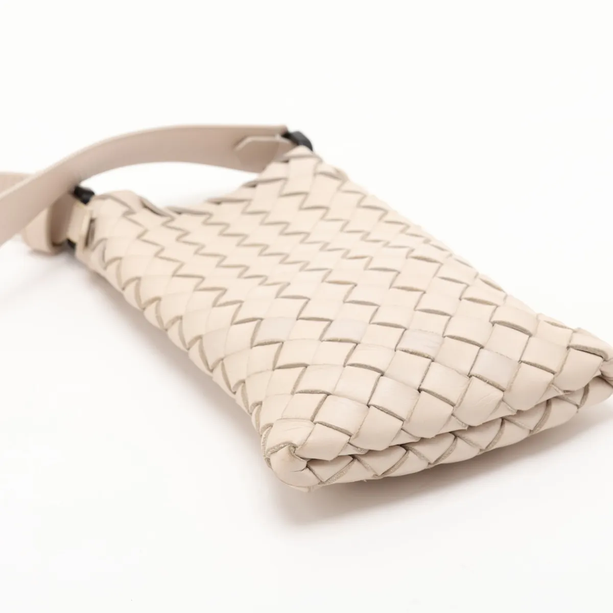 Intrecciato Phone Holder Leather Shoulder Bag White — view 4