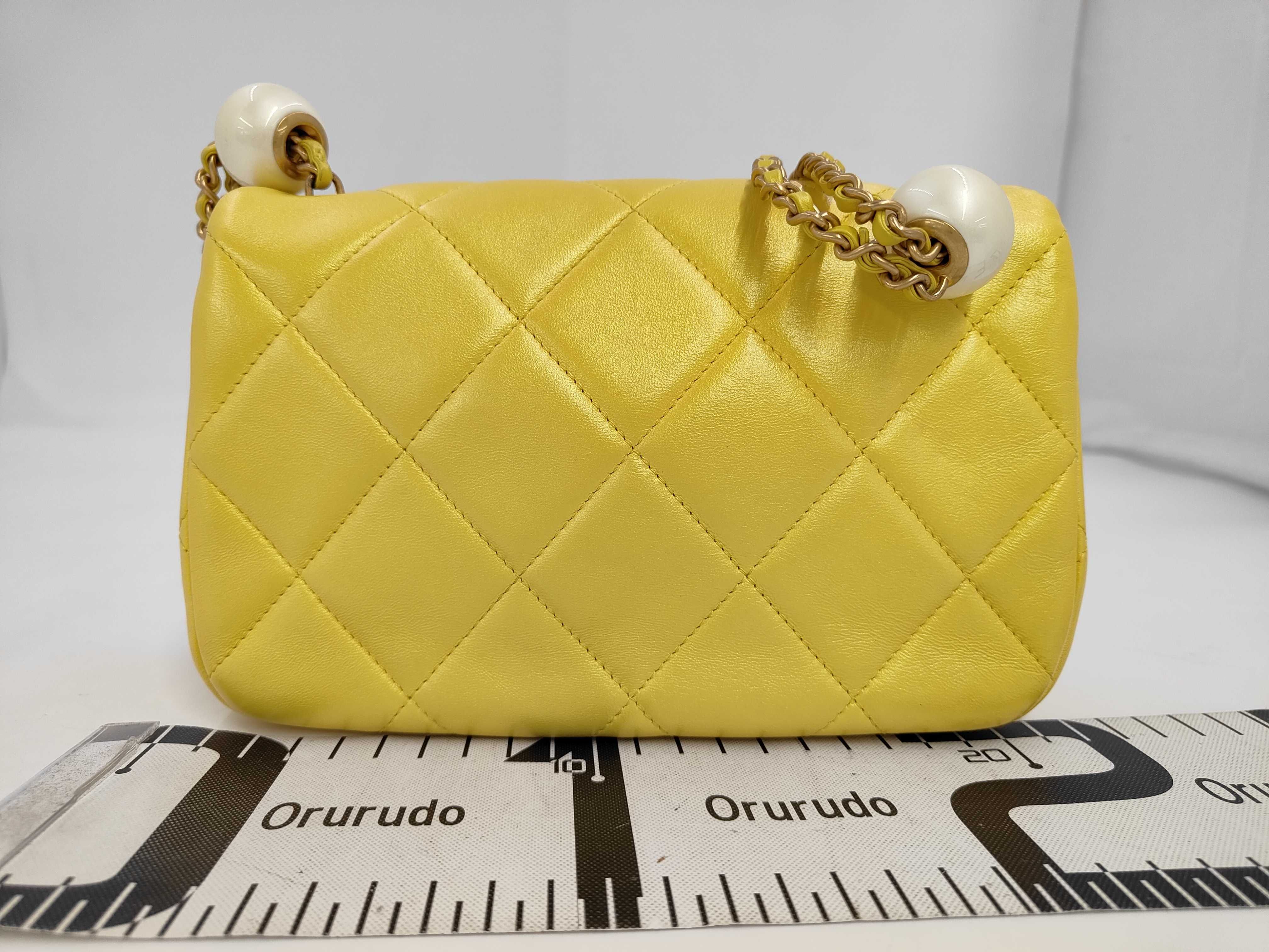 Matelassé Chain Shoulder Bag, Lambskin, Metallic Yellow — view 2