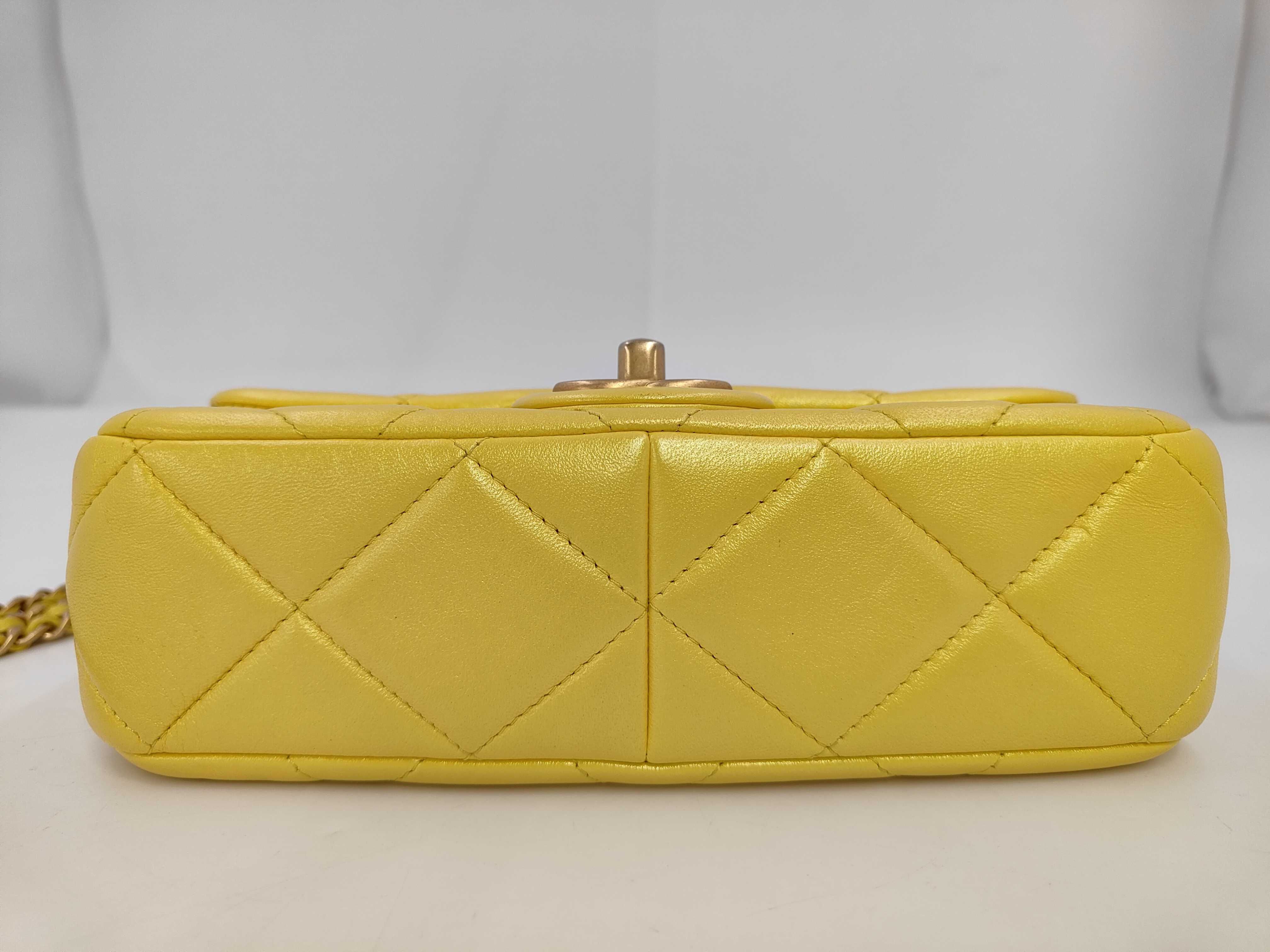 Matelassé Chain Shoulder Bag, Lambskin, Metallic Yellow — view 6