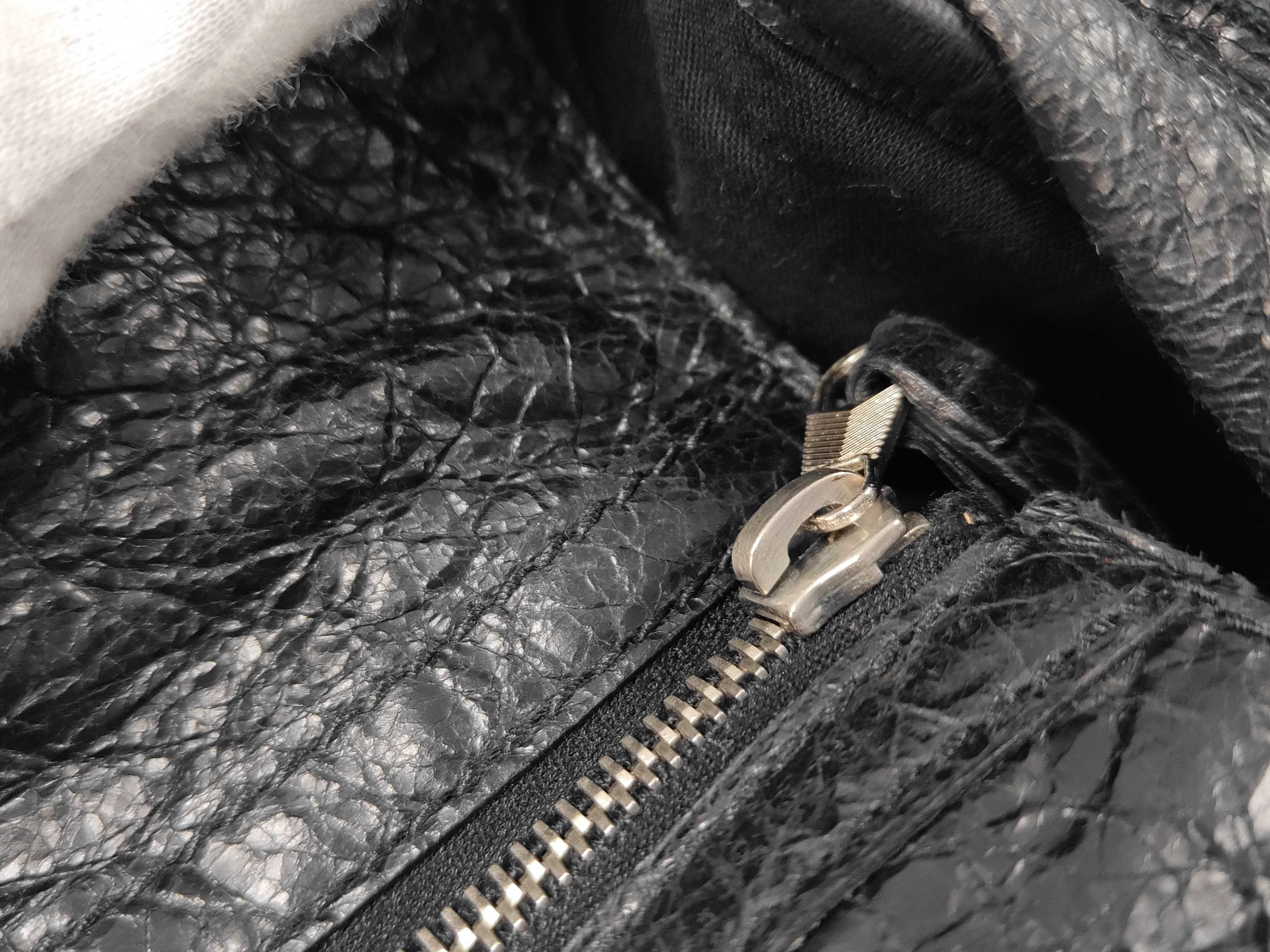 City Black Classic Bridge 213046 Leather Boston Bag — view 8