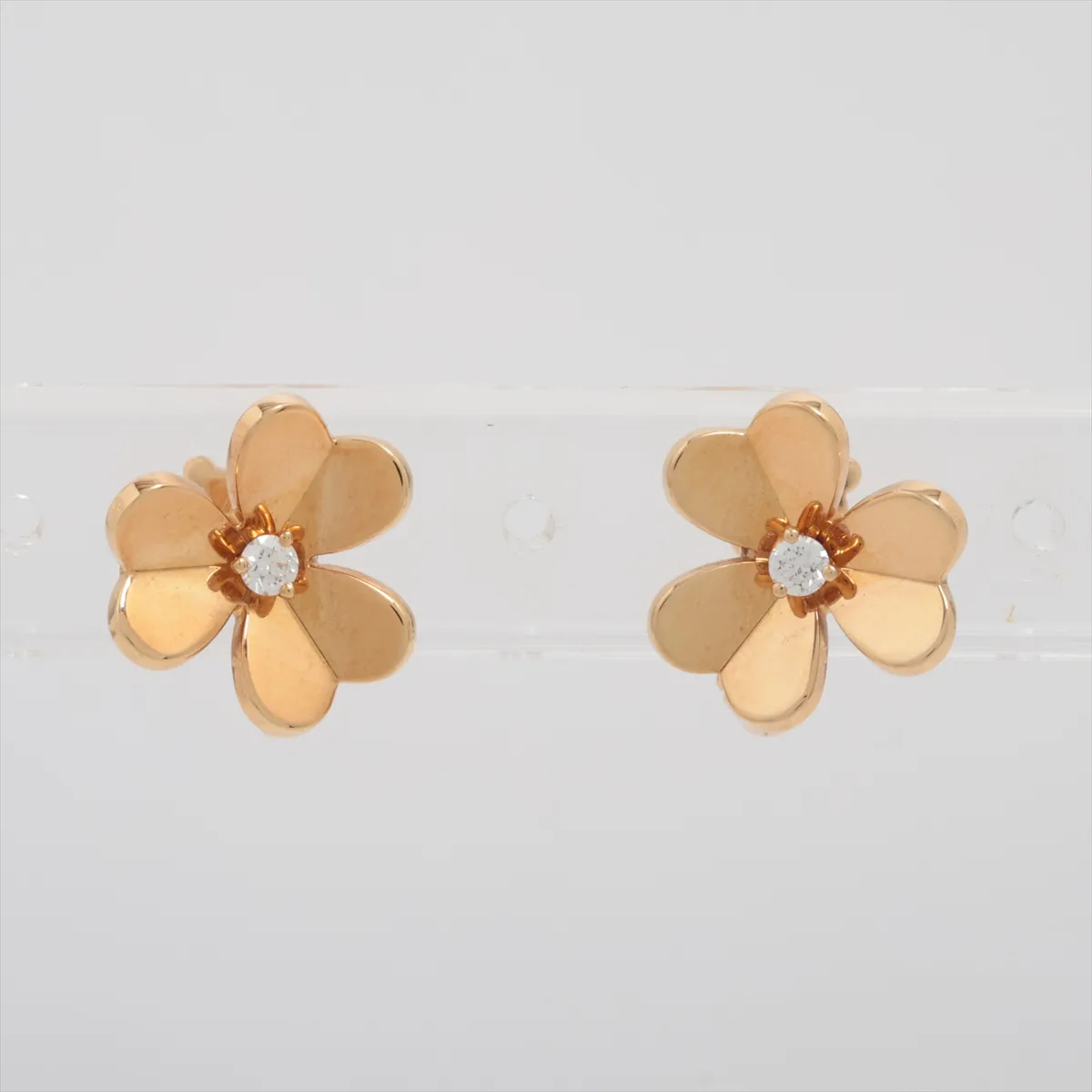 Frivole Small Diamond Earrings, 750 (Yellow Gold), 8.3g, JE725608. The clasp is stiff. — view 2