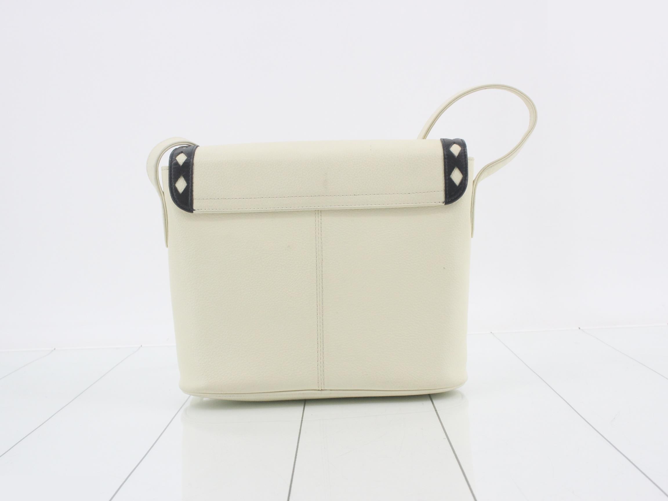 Other lines: Bags/Shoulder bags, Leather, White — view 2