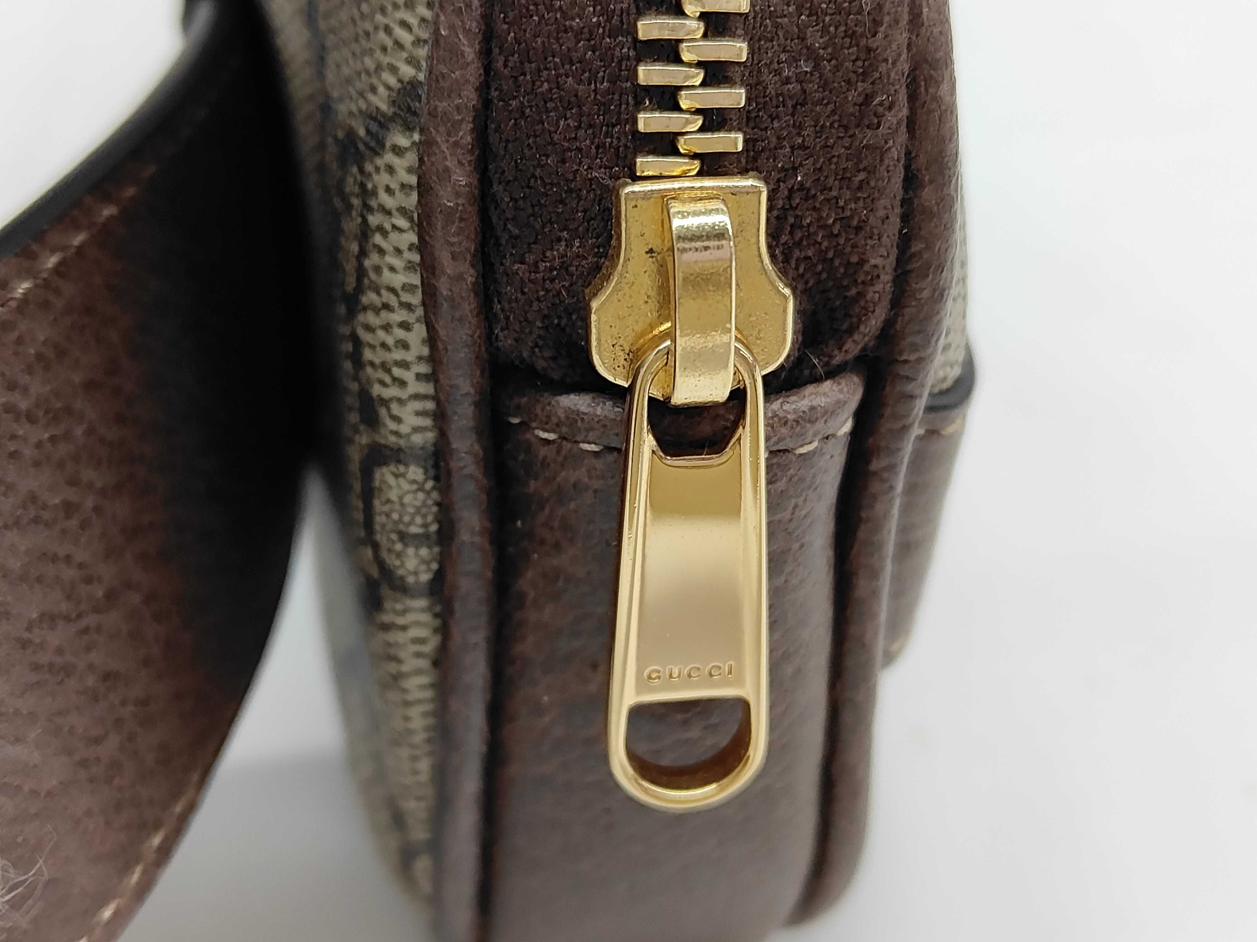 GG Supreme Shoulder Bag — view 10