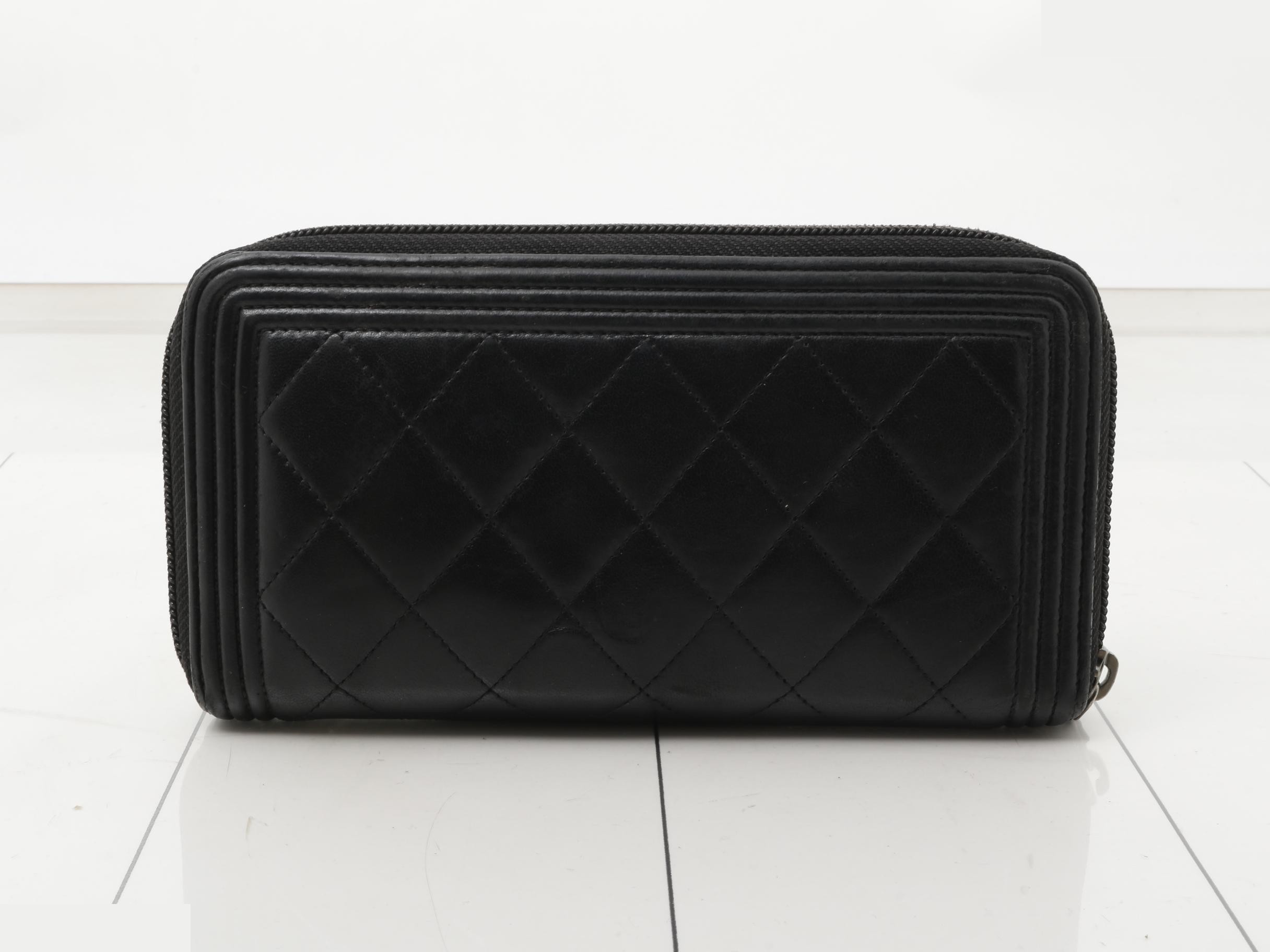 Boy Chanel Round Zip Wallet — view 2