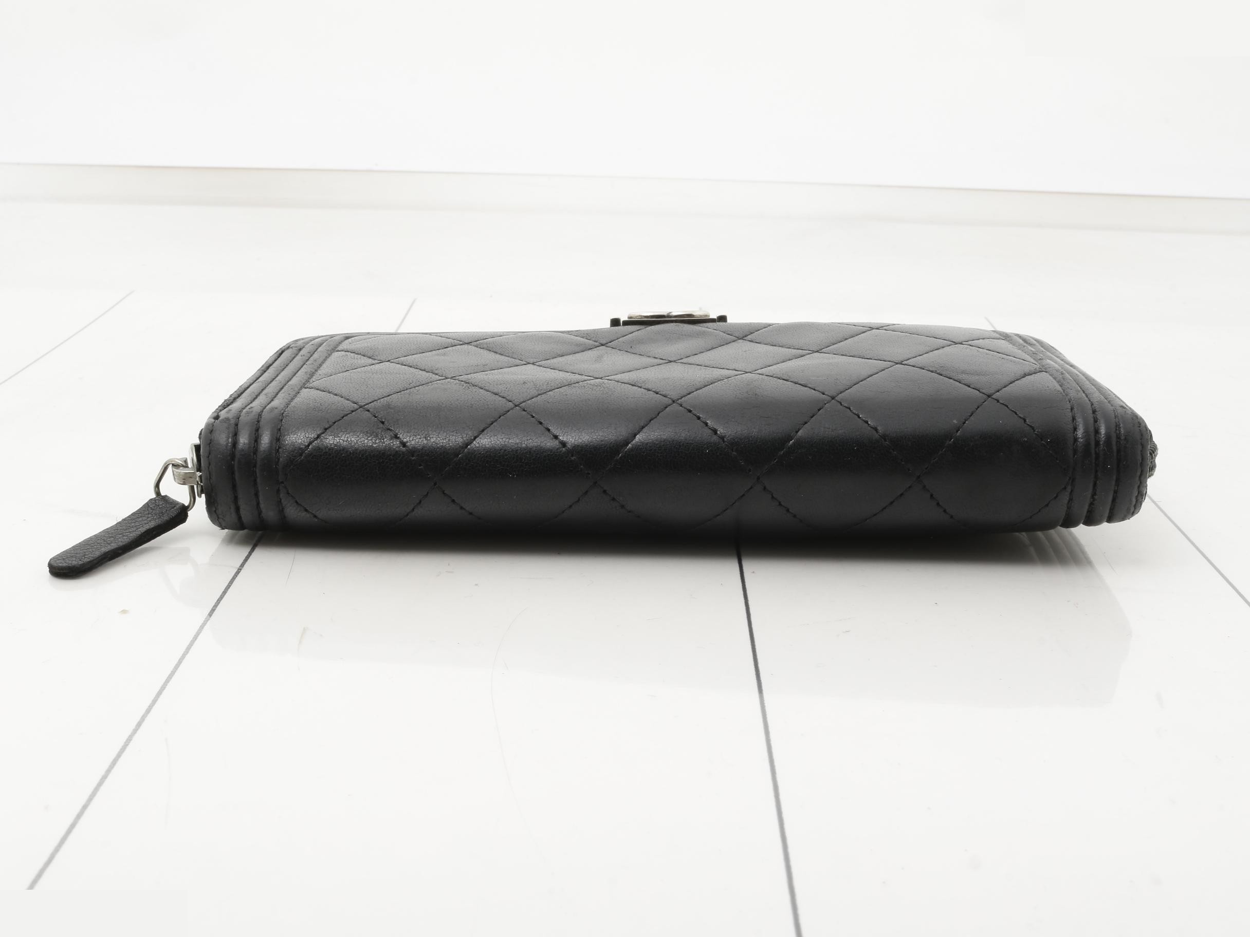 Boy Chanel Round Zip Wallet — view 3