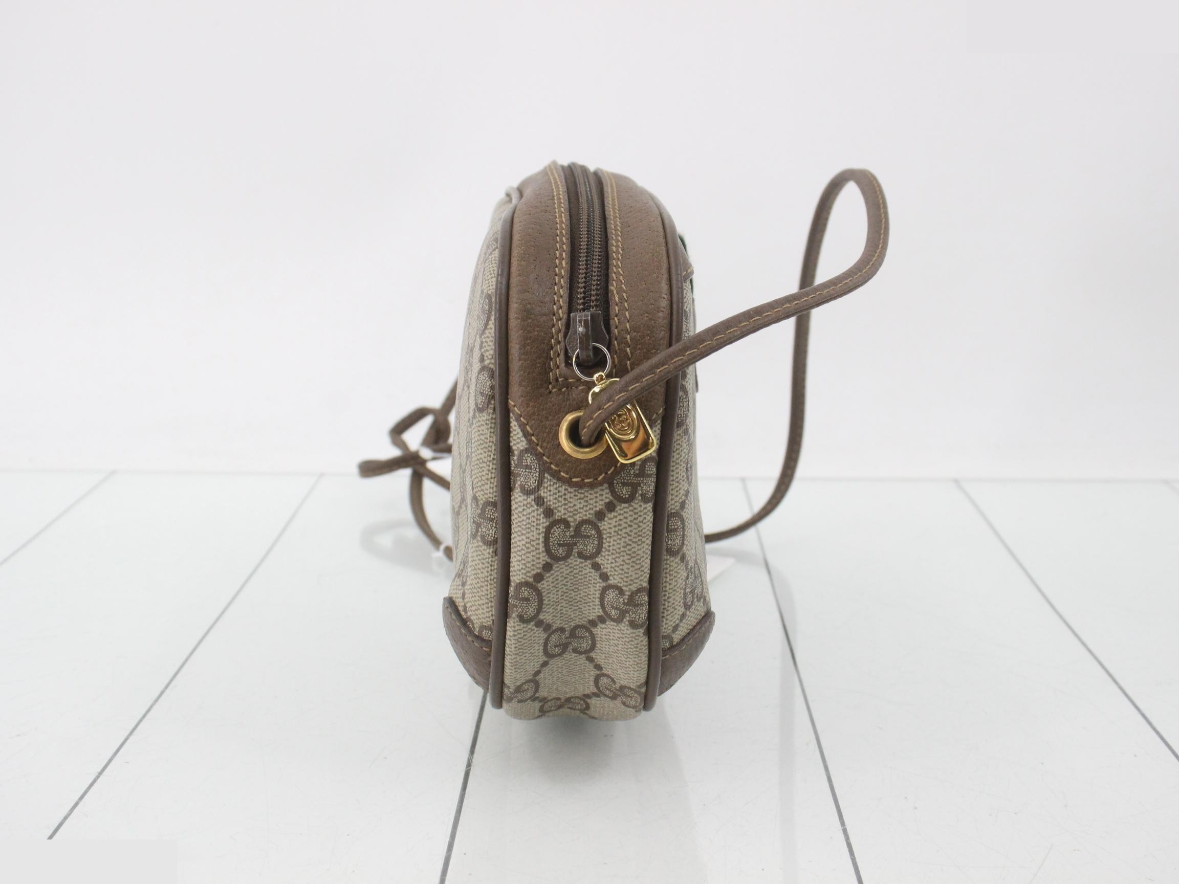 GG Supreme Shoulder Bag — view 4