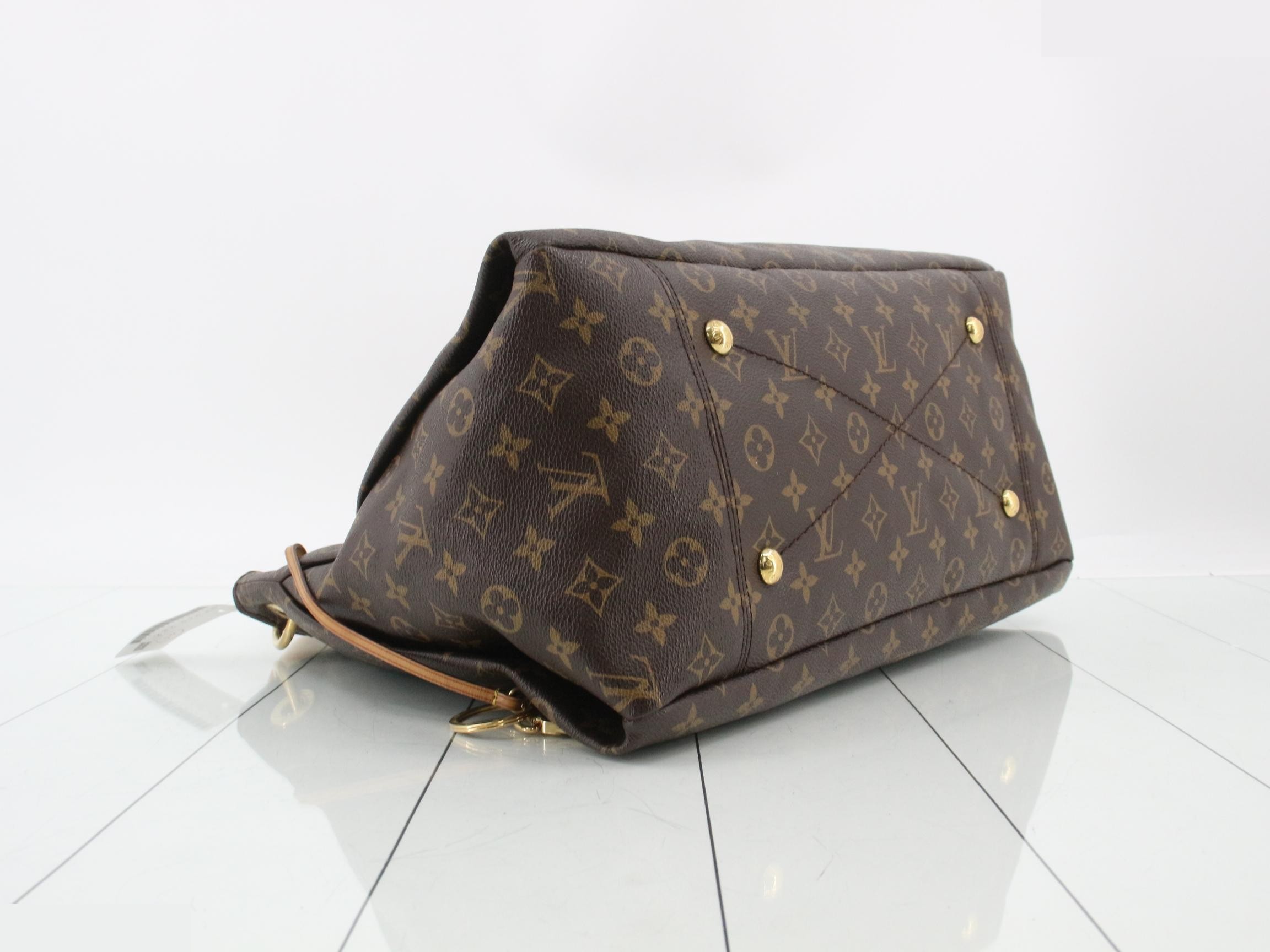 Monogram Artsy MM Shoulder Bag — view 5