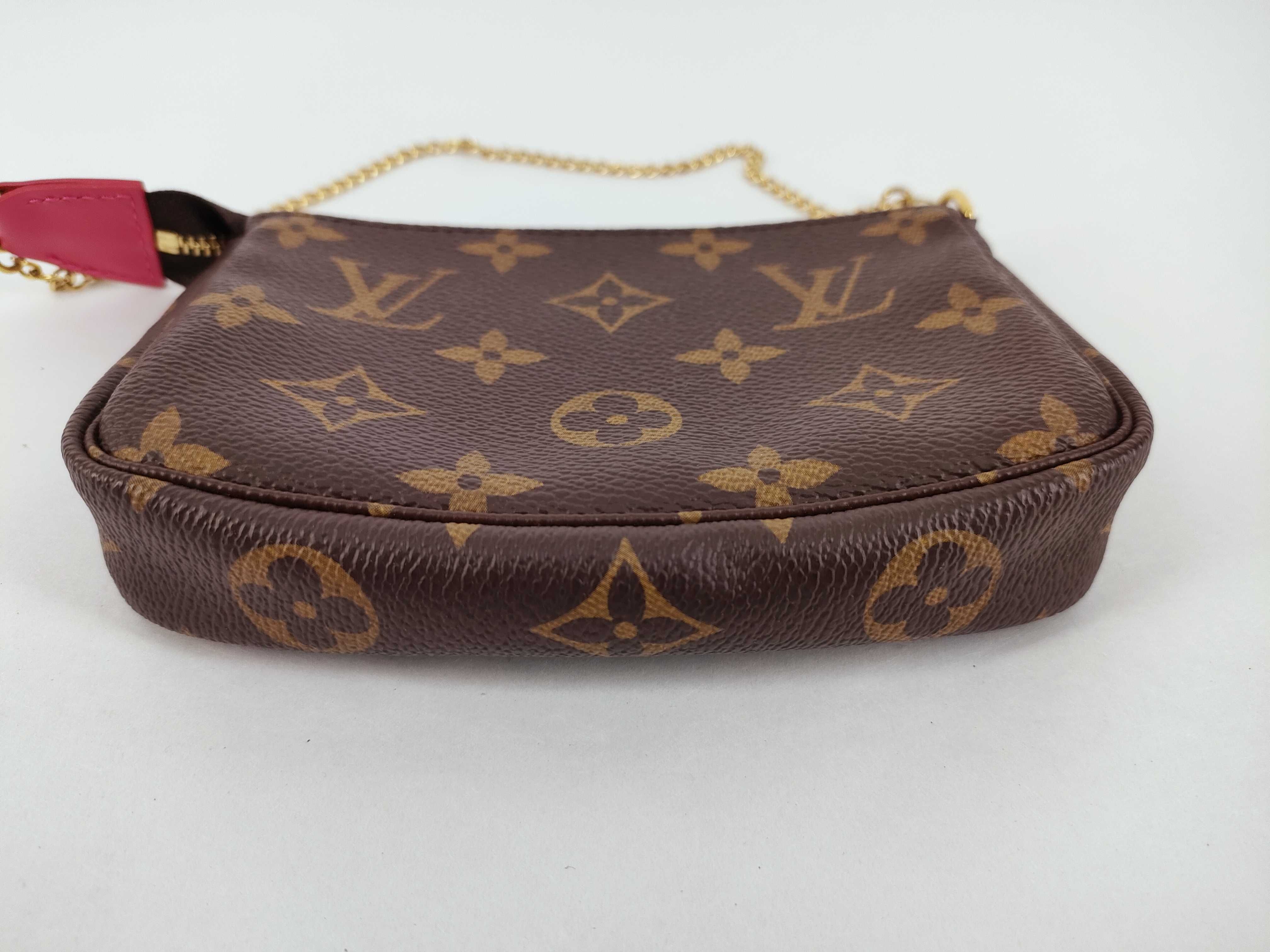 Monogram Louis Vuitton Monogram Mini Pochette Accessoires Vivienne M69752 Pouch — view 7