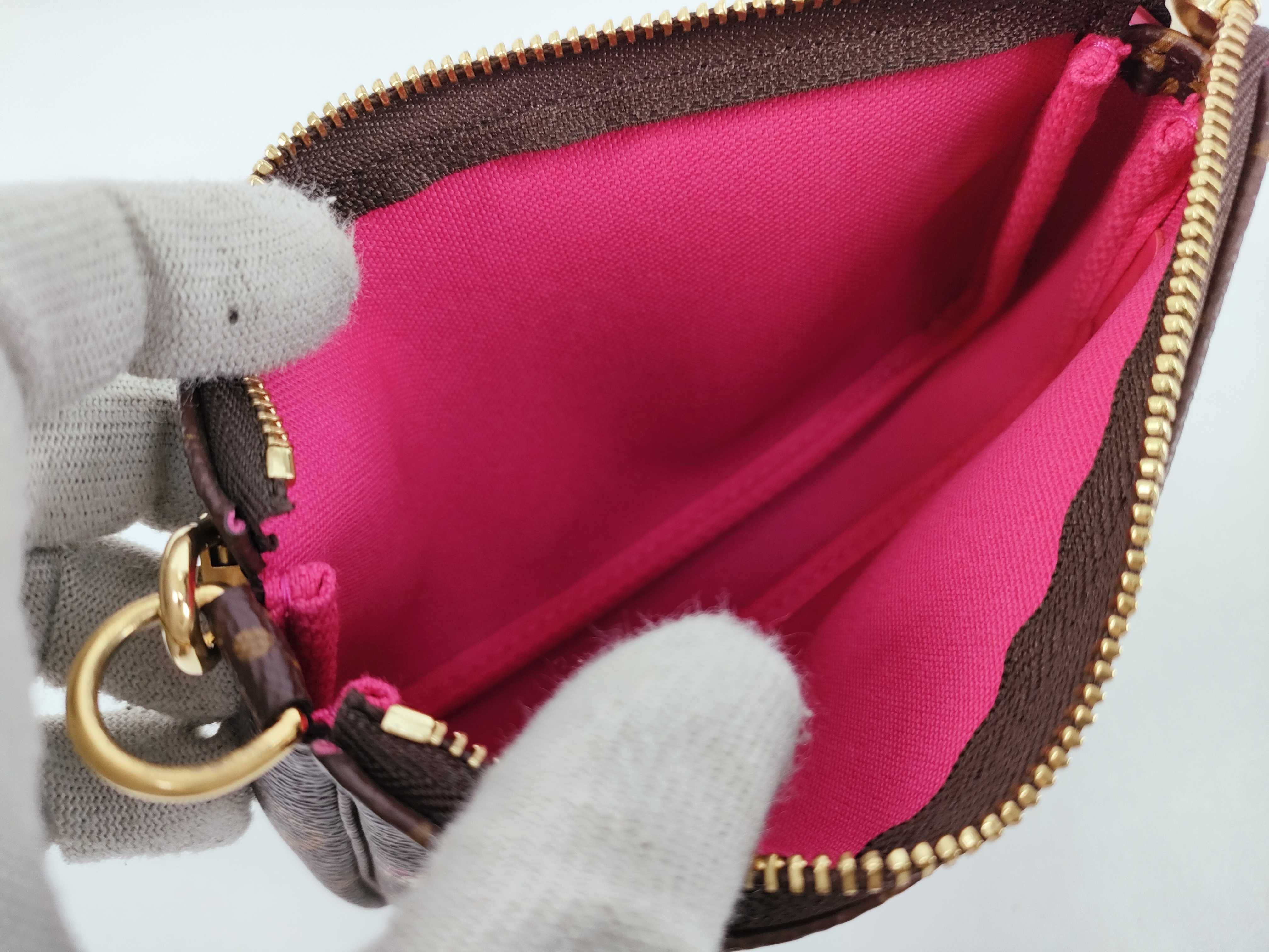 Monogram Louis Vuitton Monogram Mini Pochette Accessoires Vivienne M69752 Pouch — view 10