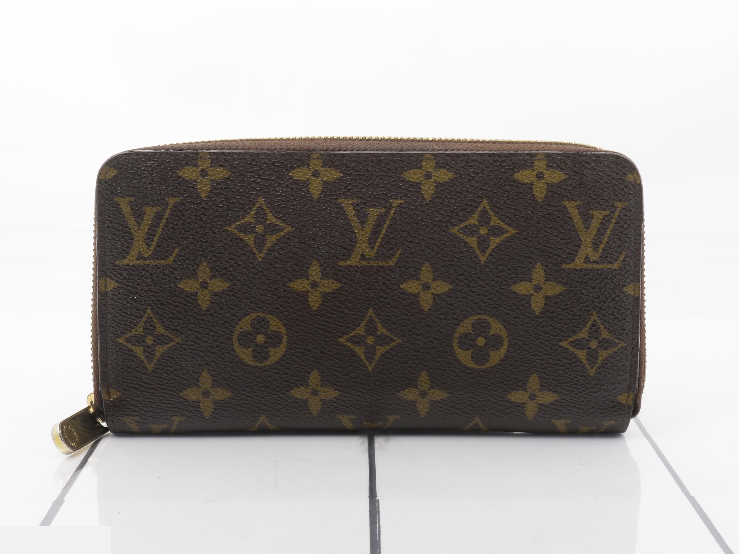 Zippy Wallet Long Wallet