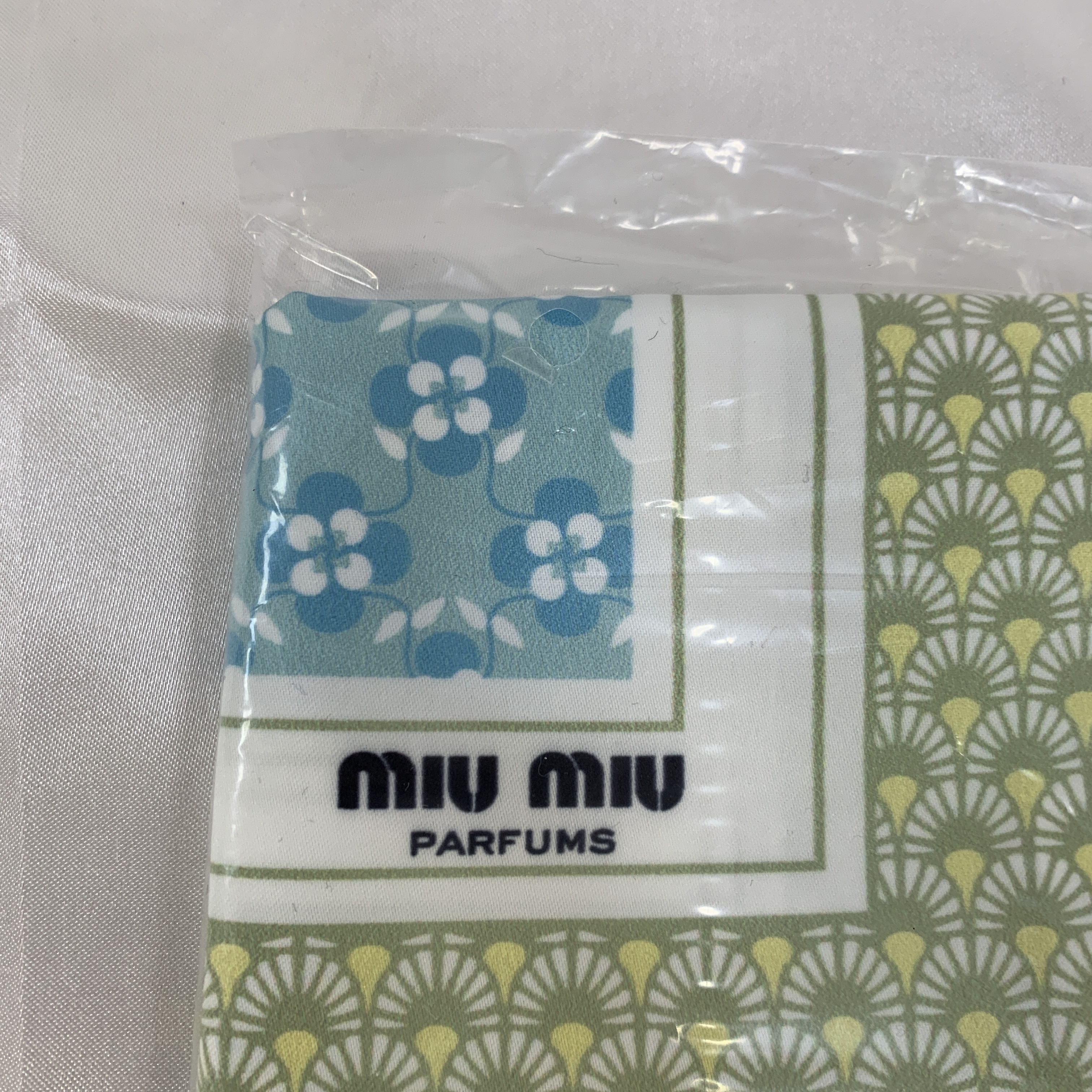 Parfums - Miu scarves and other accessories — view 3