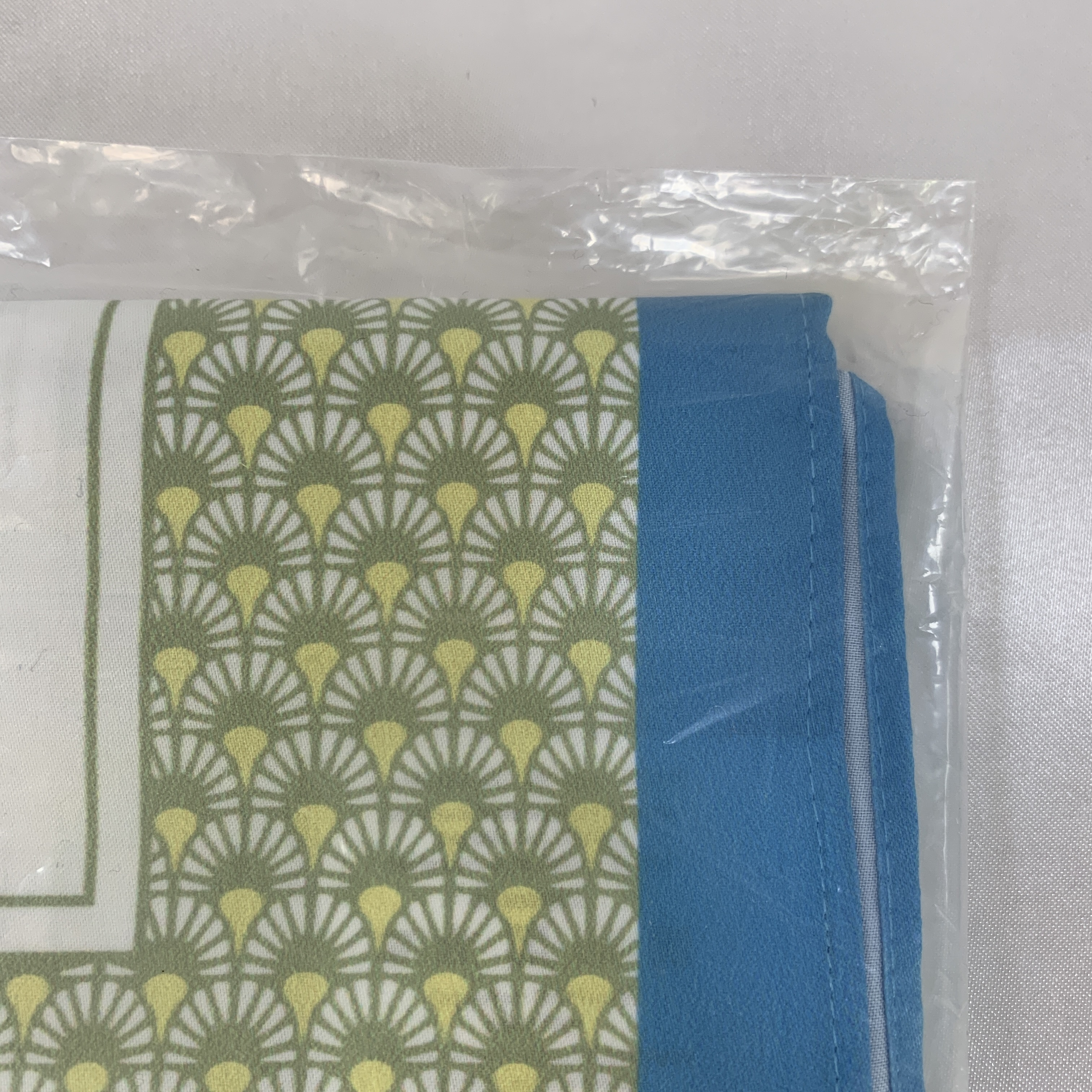 Parfums - Miu scarves and other accessories — view 4