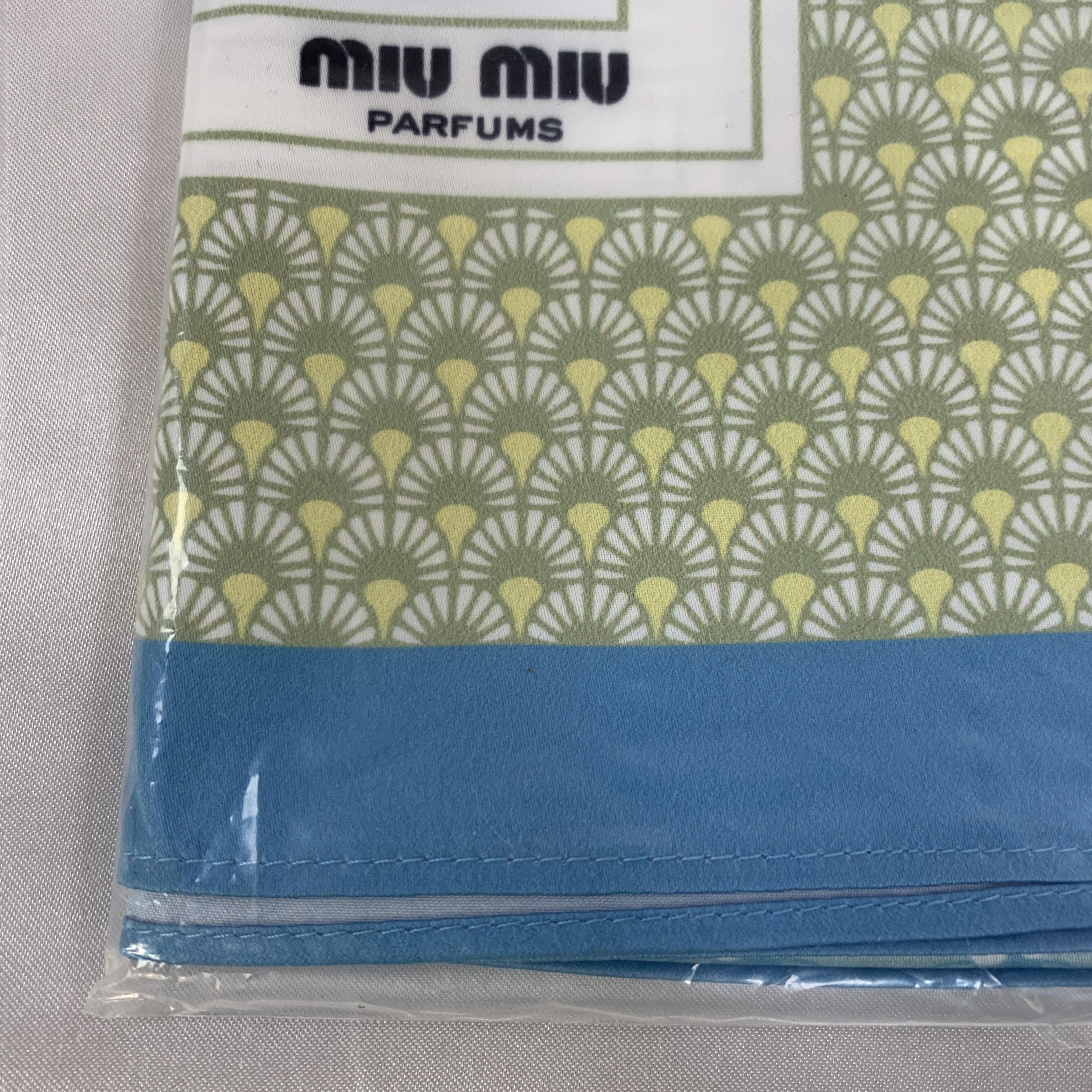 Parfums - Miu scarves and other accessories — view 5